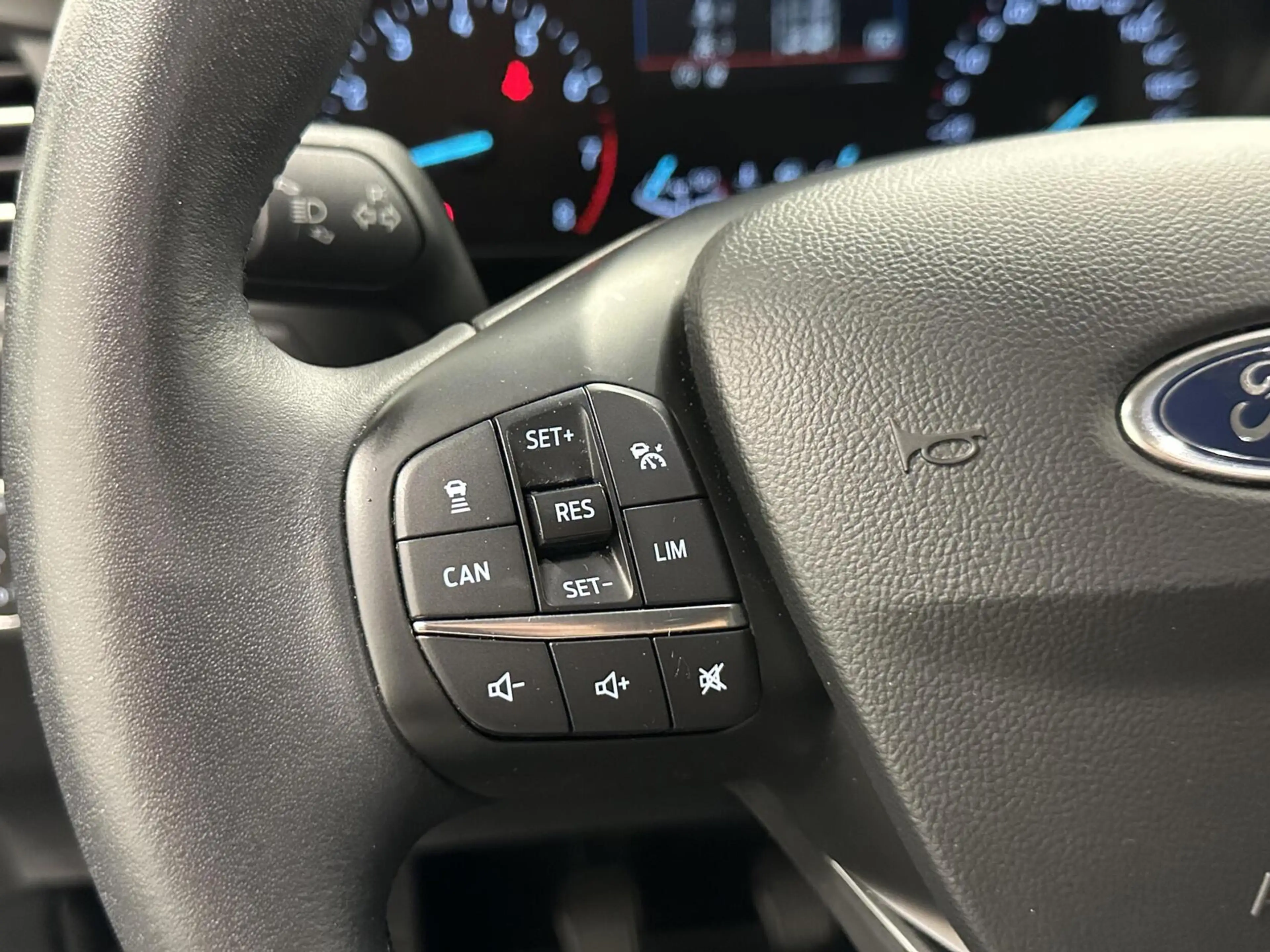 Ford Focus Wagon 1.0 EcoBoost Trend Edition Business CARPLAY — photo 19