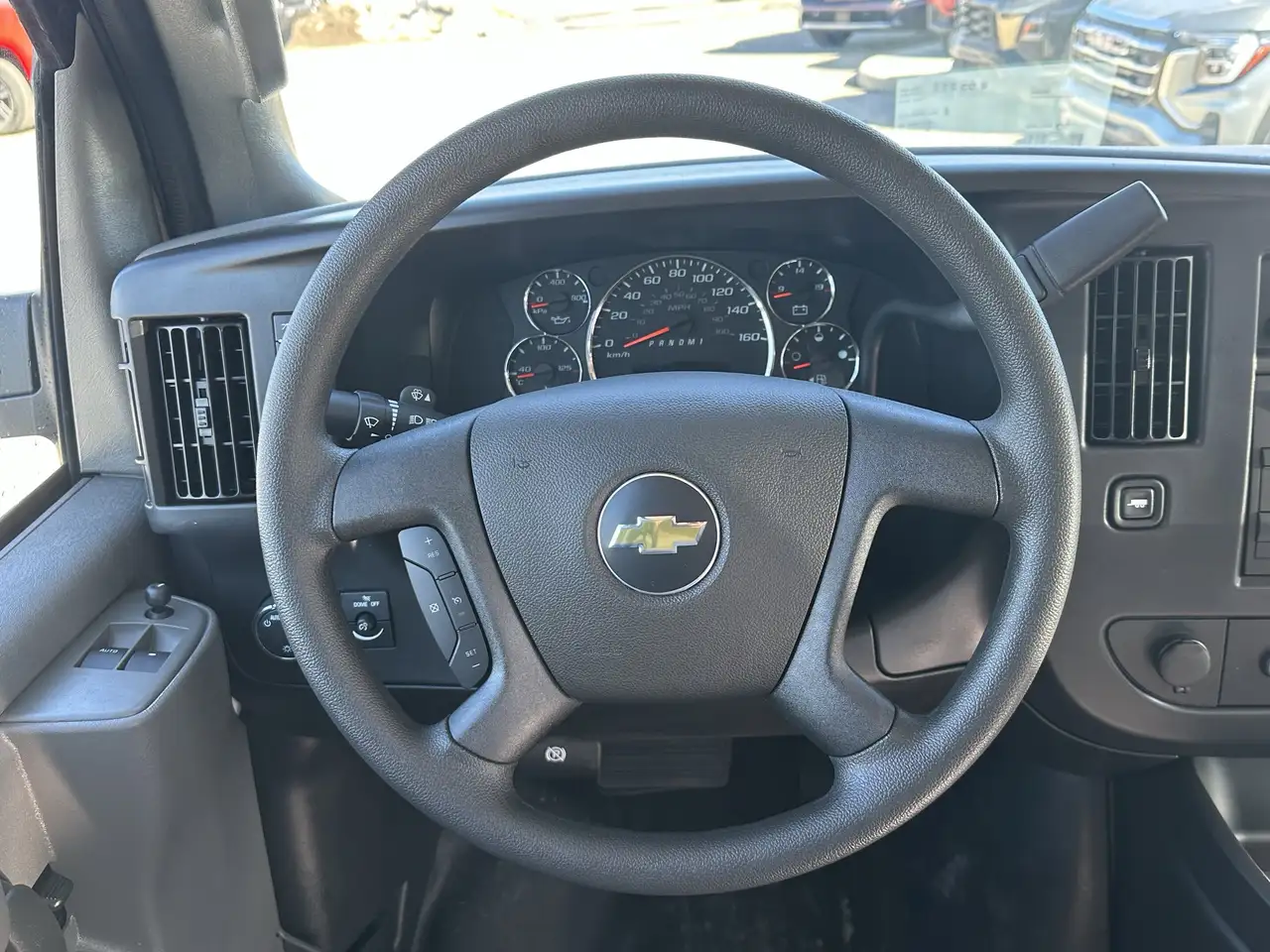 Chevrolet Express 3500 снимка Chevrolet Express 3500