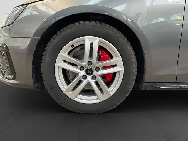 Audi A4 view 7