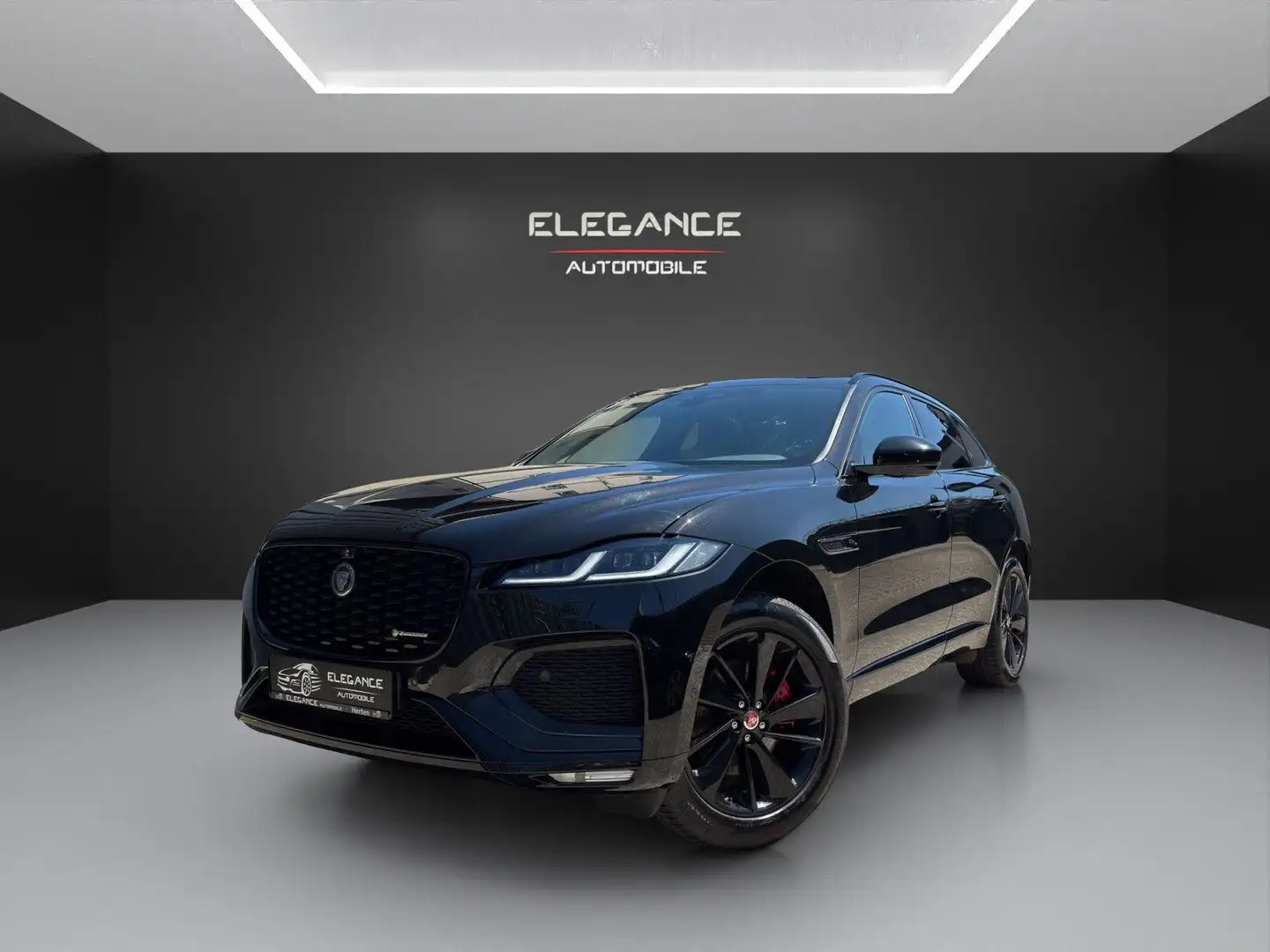 Jaguar F-Pace R-Dynamic SE AWD*Black Pack*Panorama*AHK Schwarz - 1