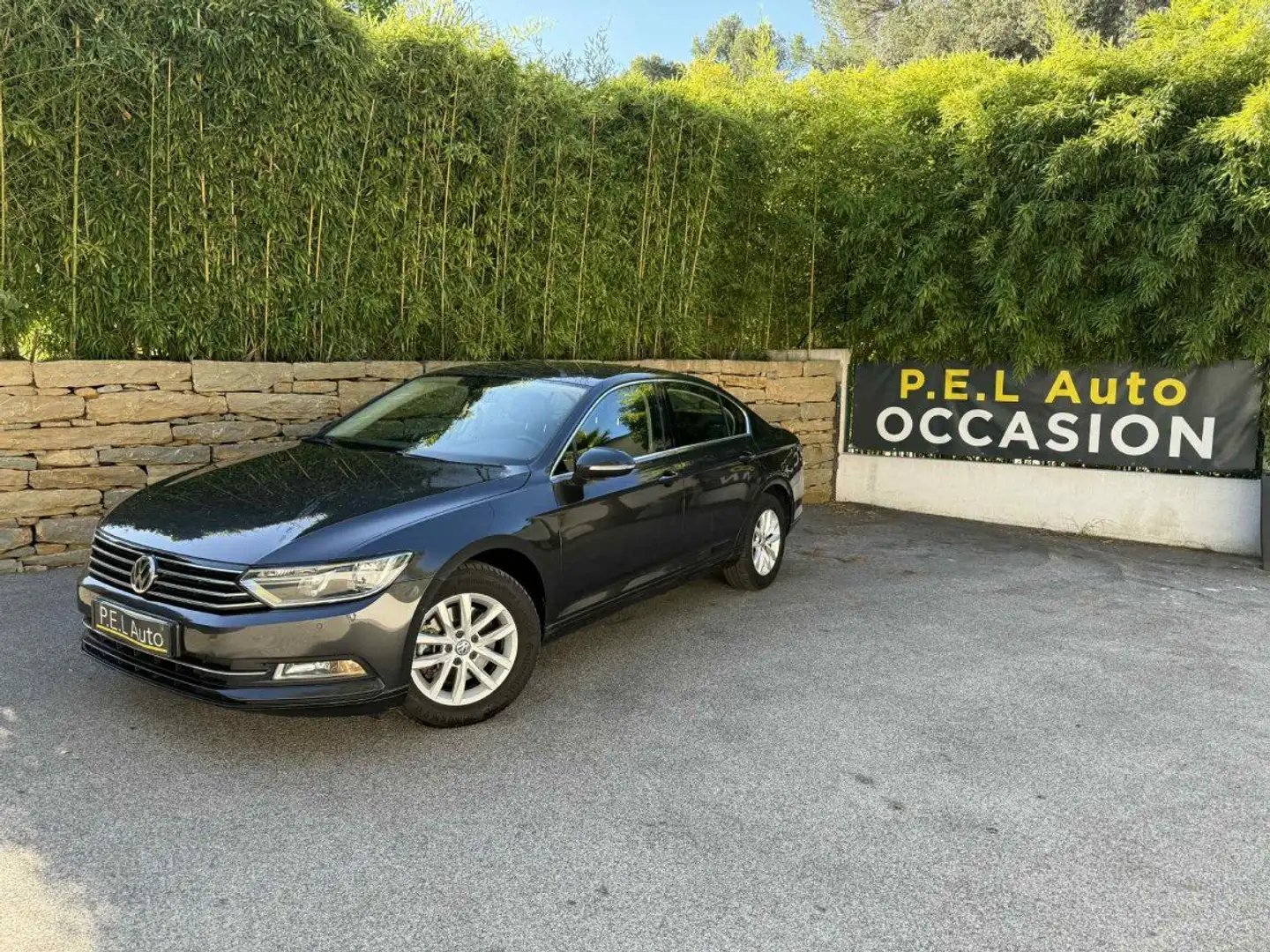 Volkswagen Passat 1.6 TDI 120 BMT DSG7 Confortline Gris - 1