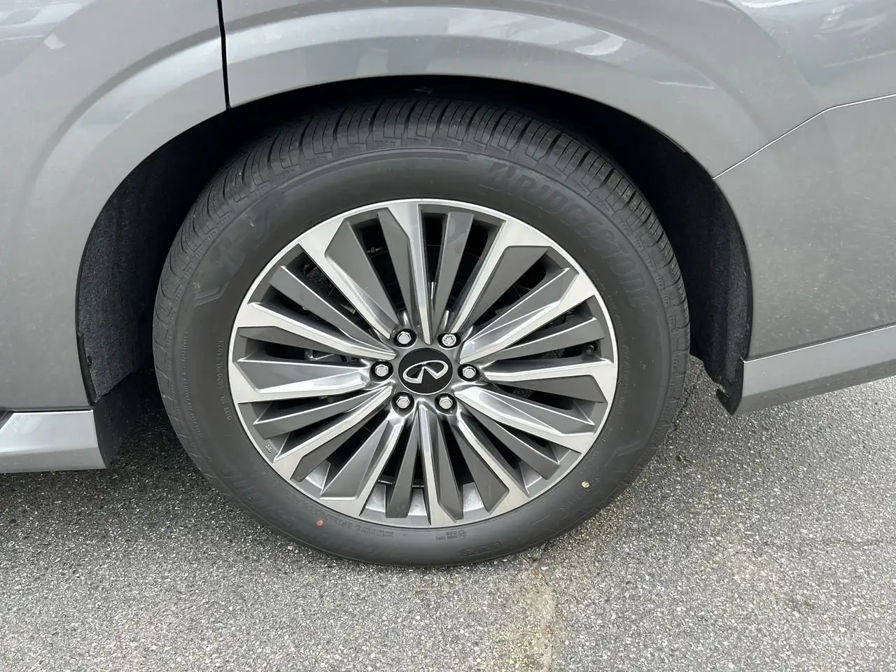 Infiniti QX80 снимка Infiniti QX80