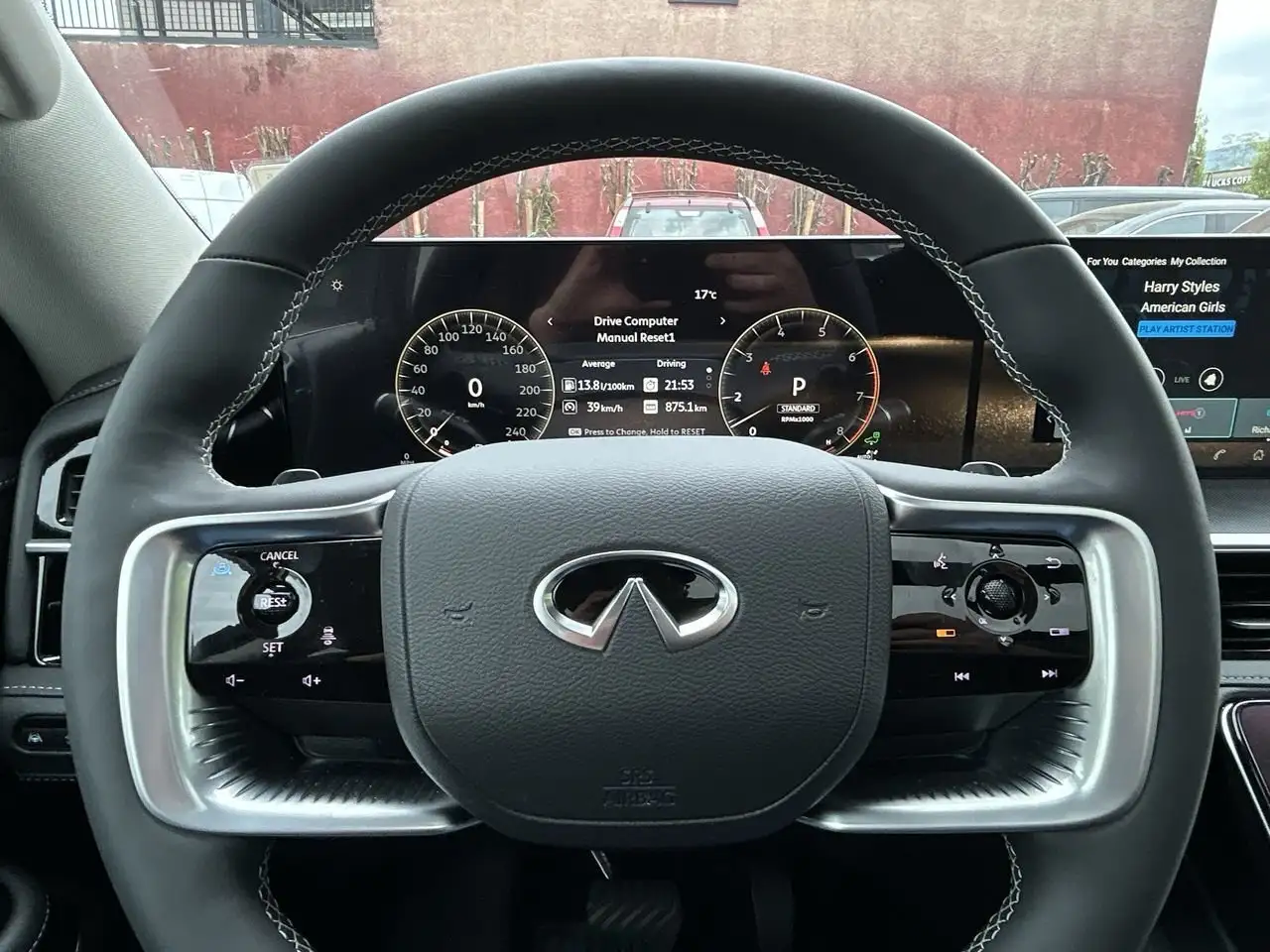 Infiniti QX80 снимка Infiniti QX80