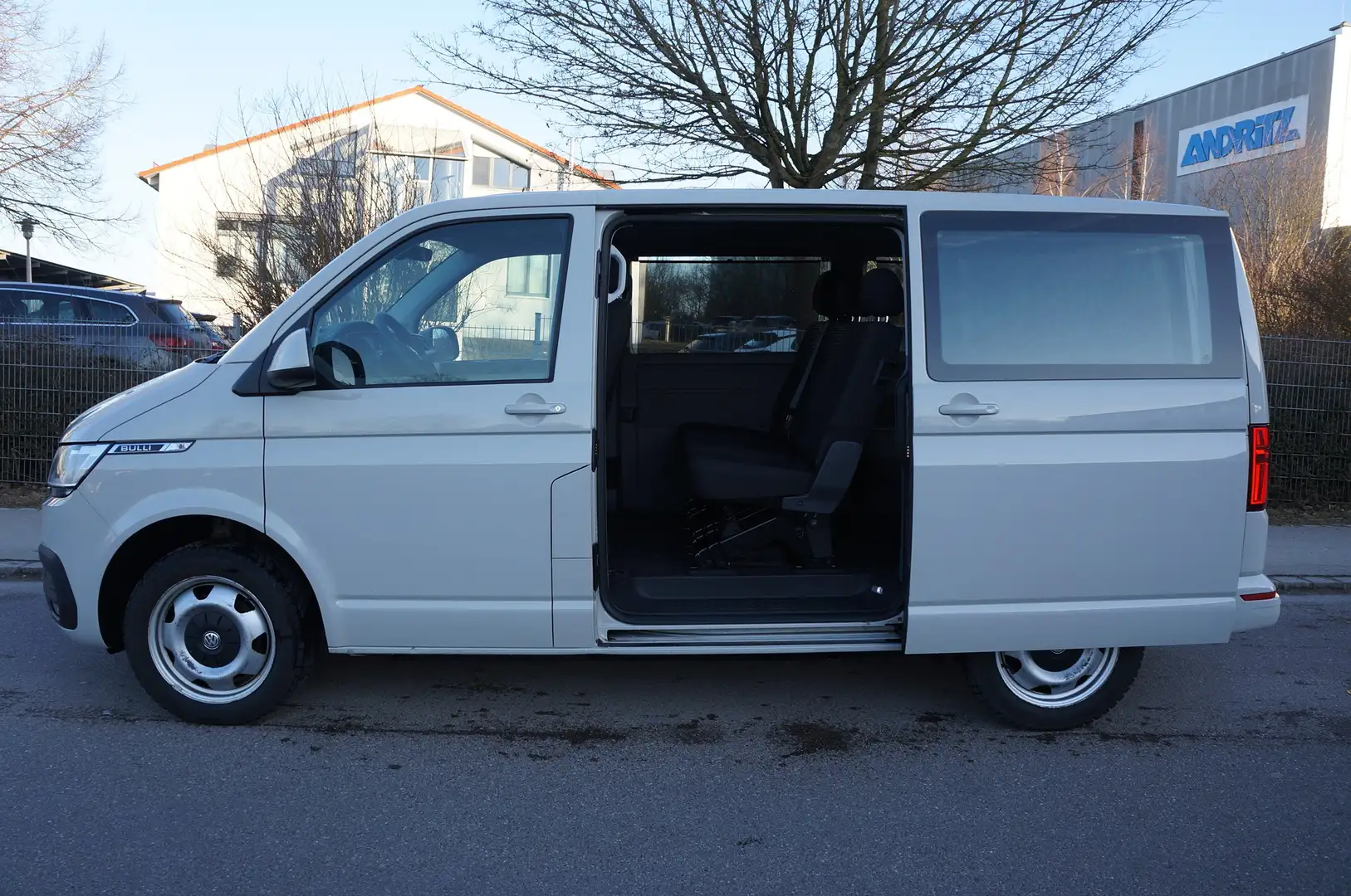 Volkswagen T6 Caravelle T6.1 CARAVELLE 4MOTION COMFORTLINE**DSG**2xST=E6 Grau - 1