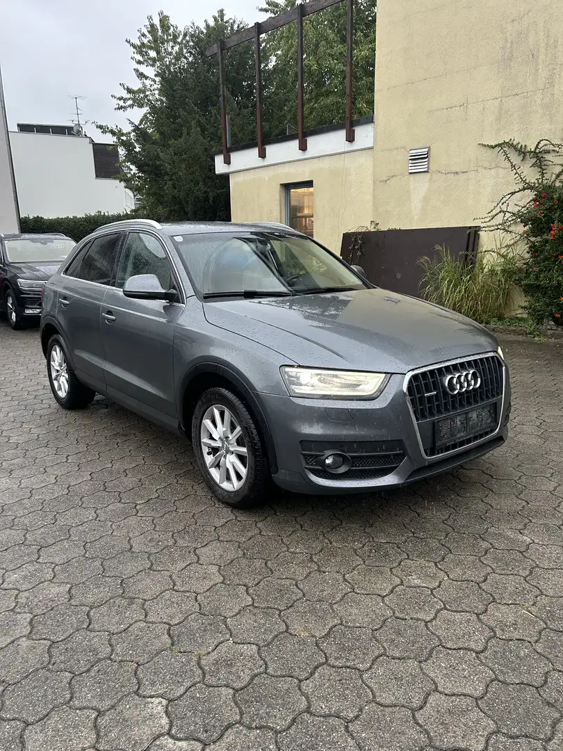 Audi Q3 2,0 TDI quattro DPF S-tronic Grau - 1