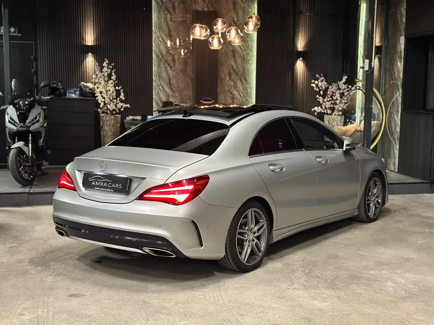 Mercedes-Benz CLA 180 AMG|PANO|MEMORY|H&K|BOMVOL Gris - 2