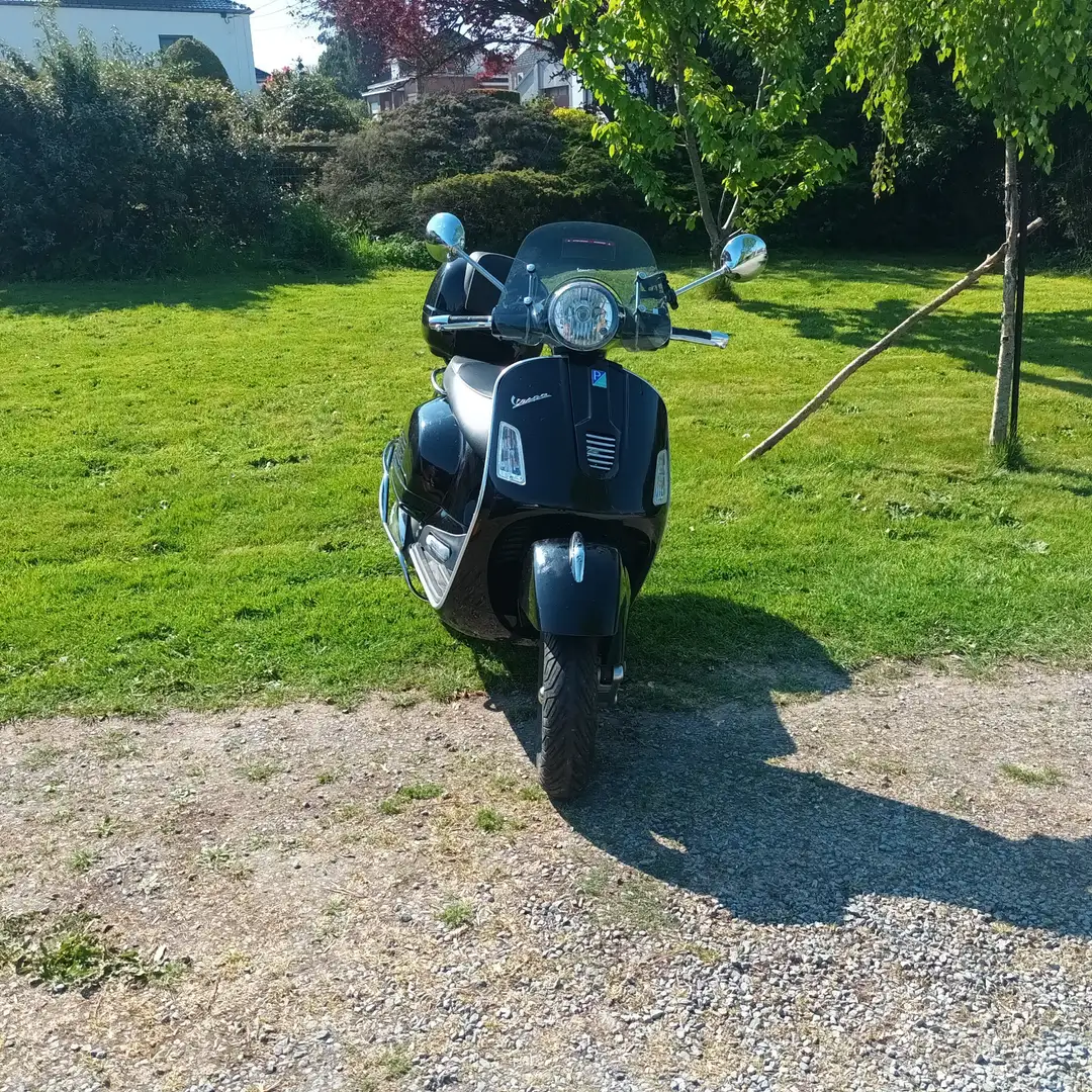 Piaggio GTS 300 Černá - 1