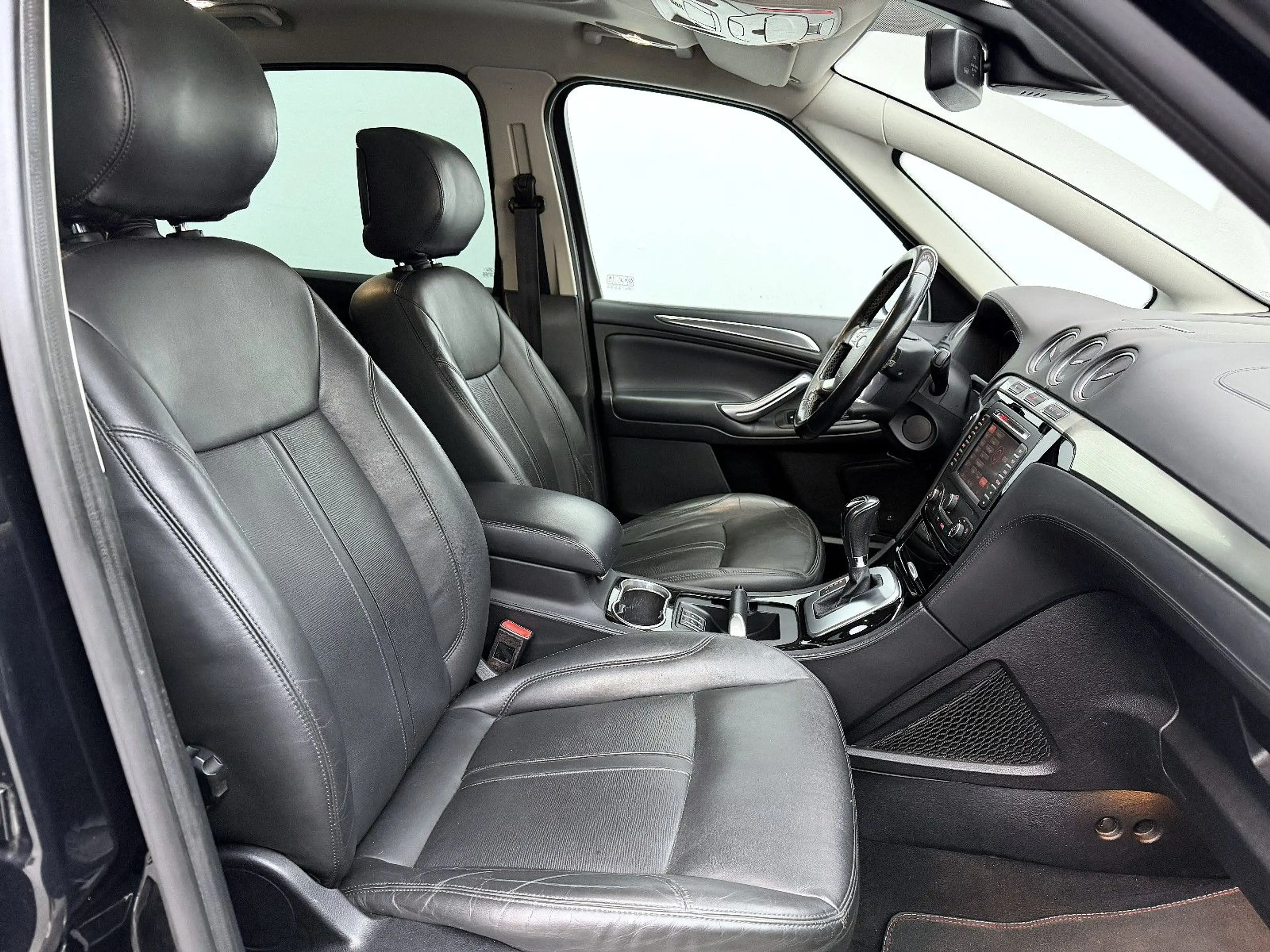 Ford S-Max Titanium *AHK*SHZ*Panorama* — photo 14