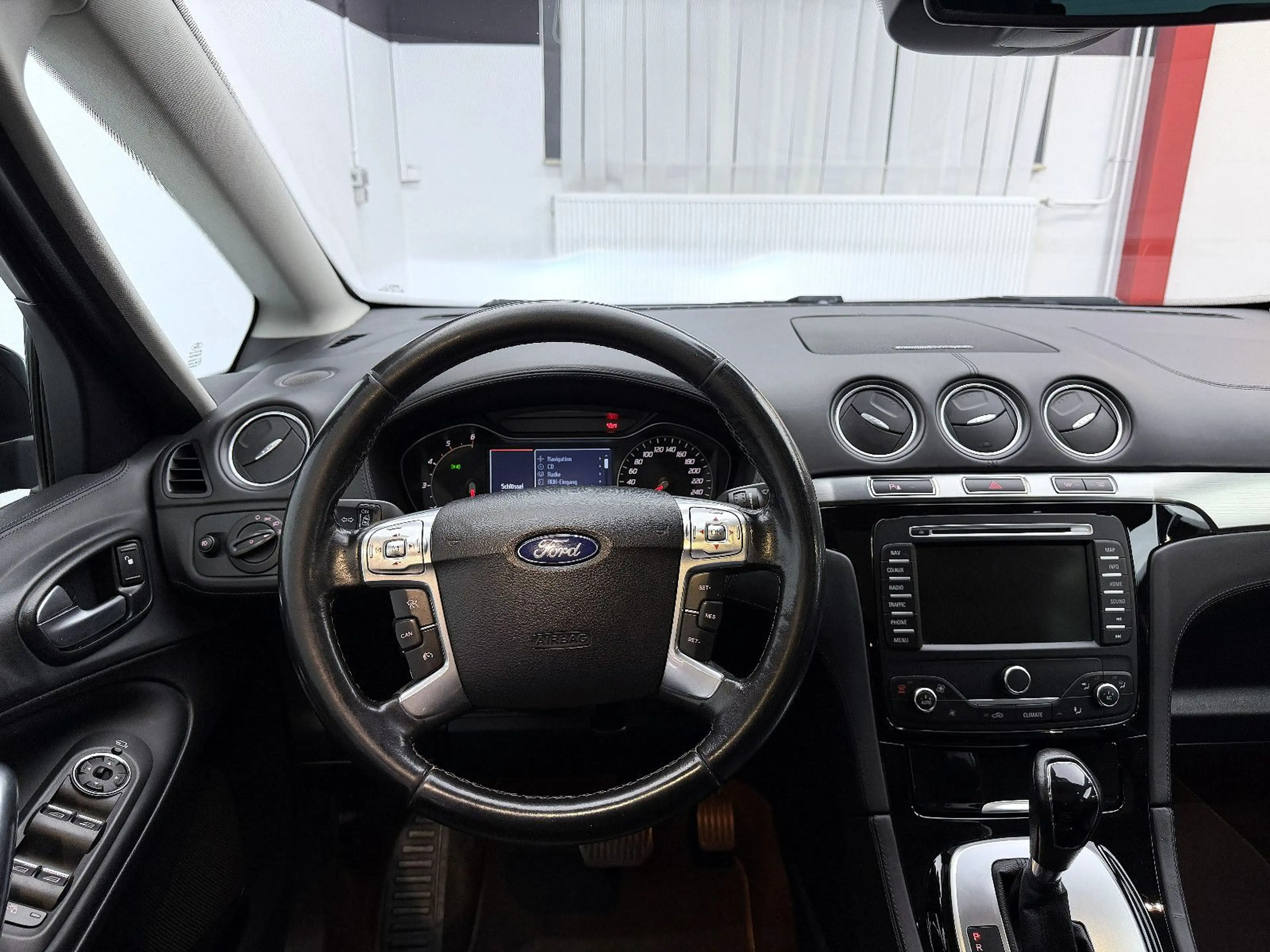 Ford S-Max Titanium *AHK*SHZ*Panorama* — photo 8