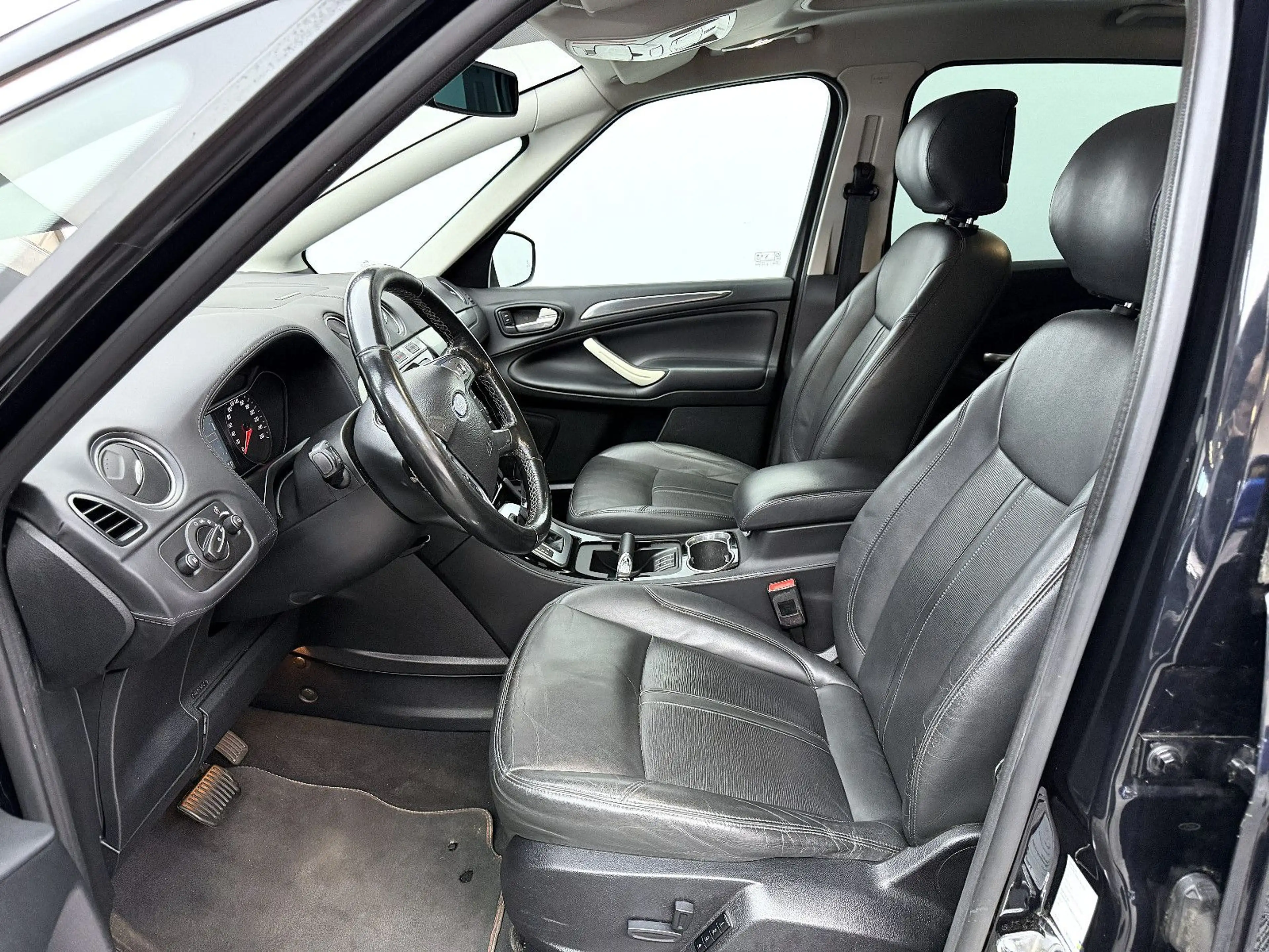 Ford S-Max Titanium *AHK*SHZ*Panorama* — photo 7
