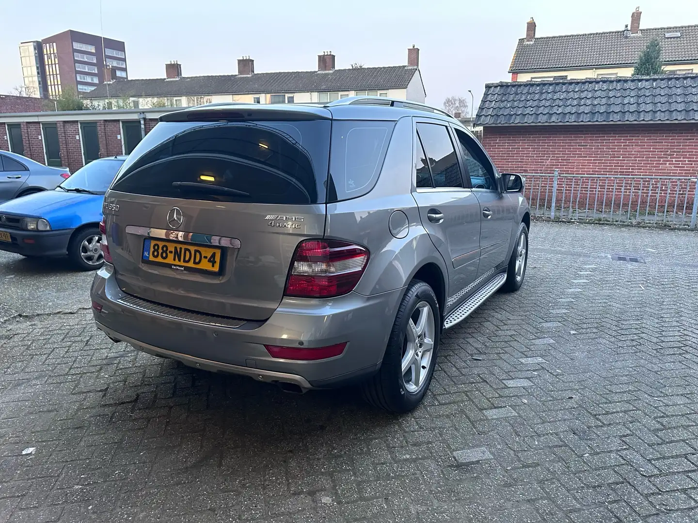 Mercedes-Benz ML 350 4matic 3.5 benzine Šedá - 2