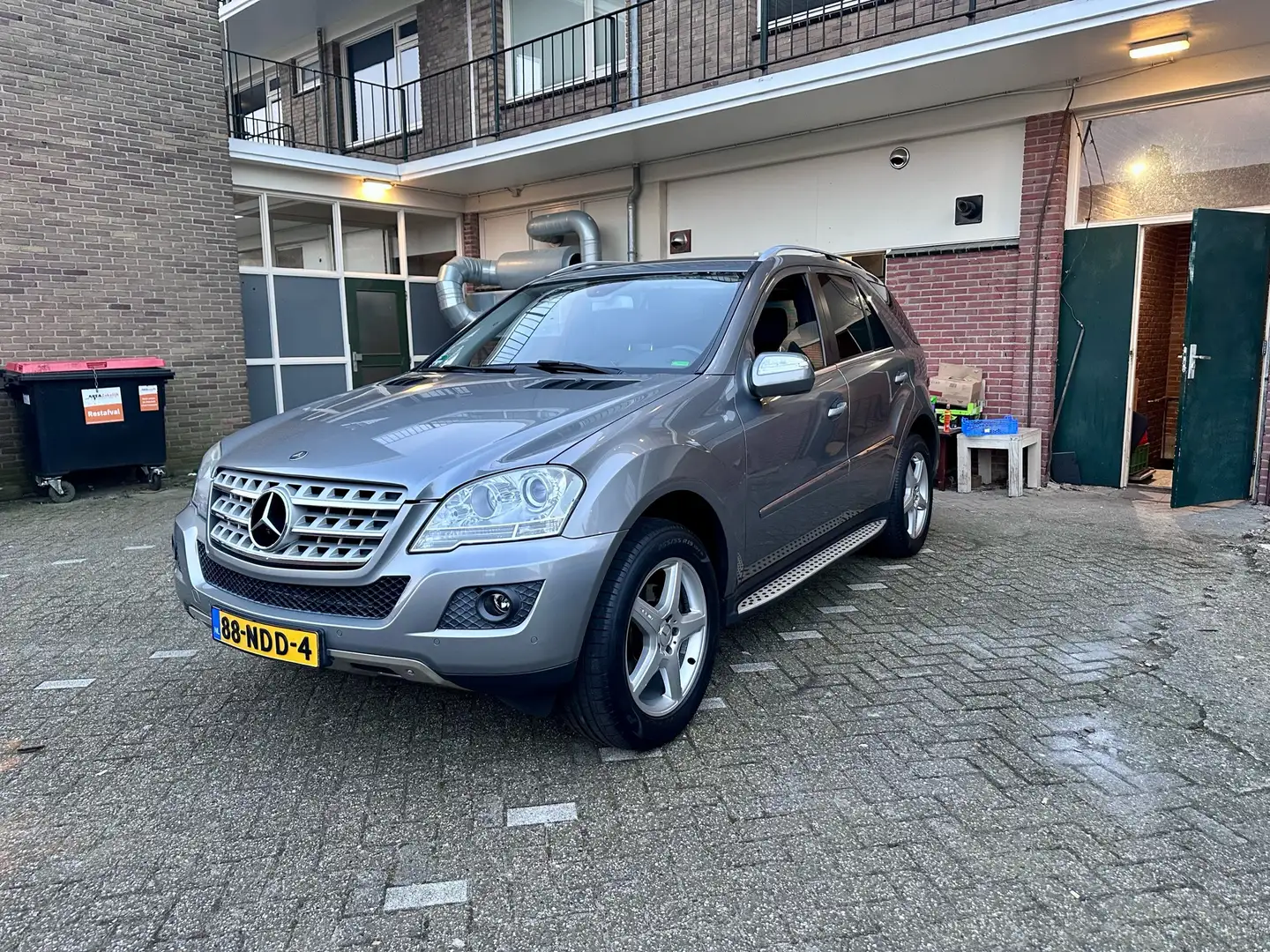Mercedes-Benz ML 350 4matic 3.5 benzine Šedá - 1