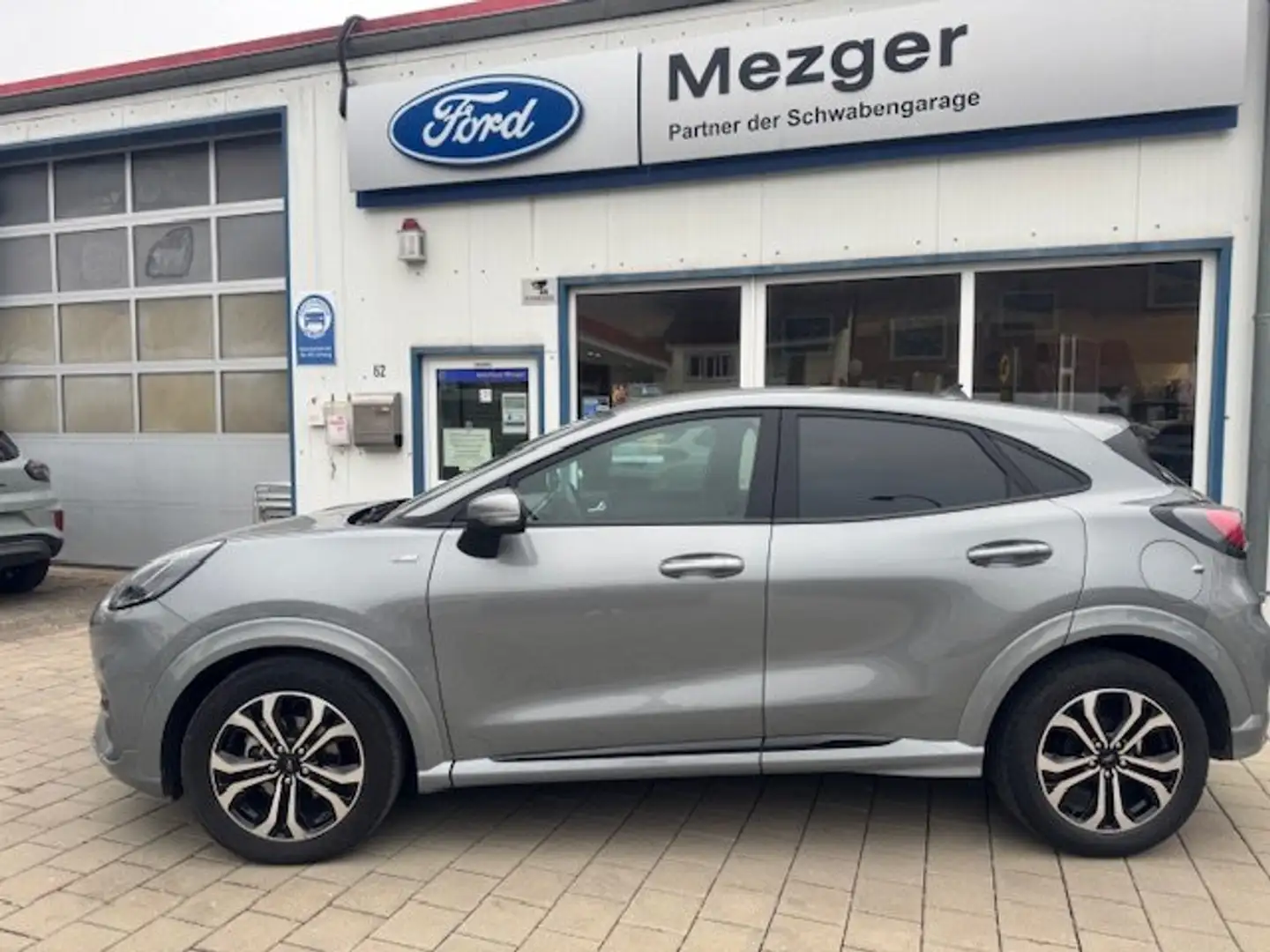 Ford Puma ST-Line Grau - 2