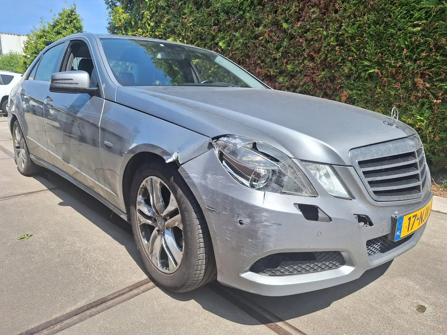Mercedes-Benz E 350 CDI Grau - 2