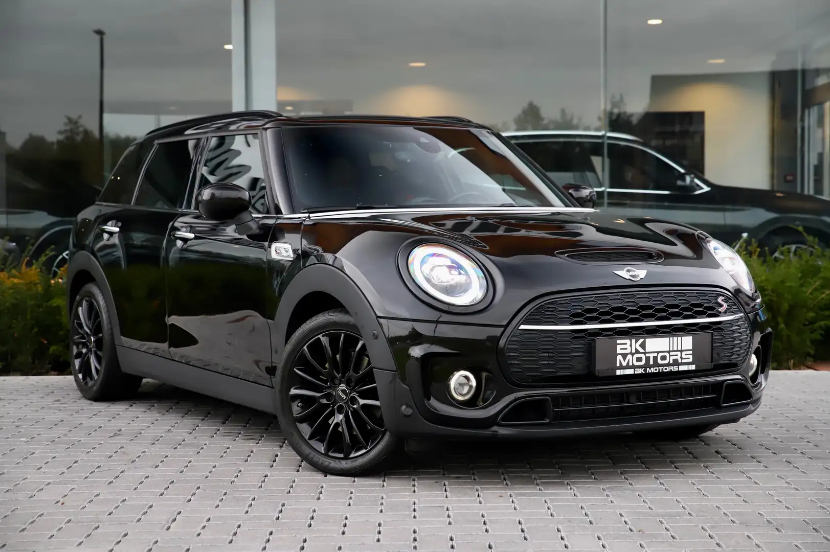MINI Cooper S Clubman AUTOMAAT-CARPLAY-DIG.DASH-LEDER-LED-CRUISE-KEYLESS Schwarz - 1
