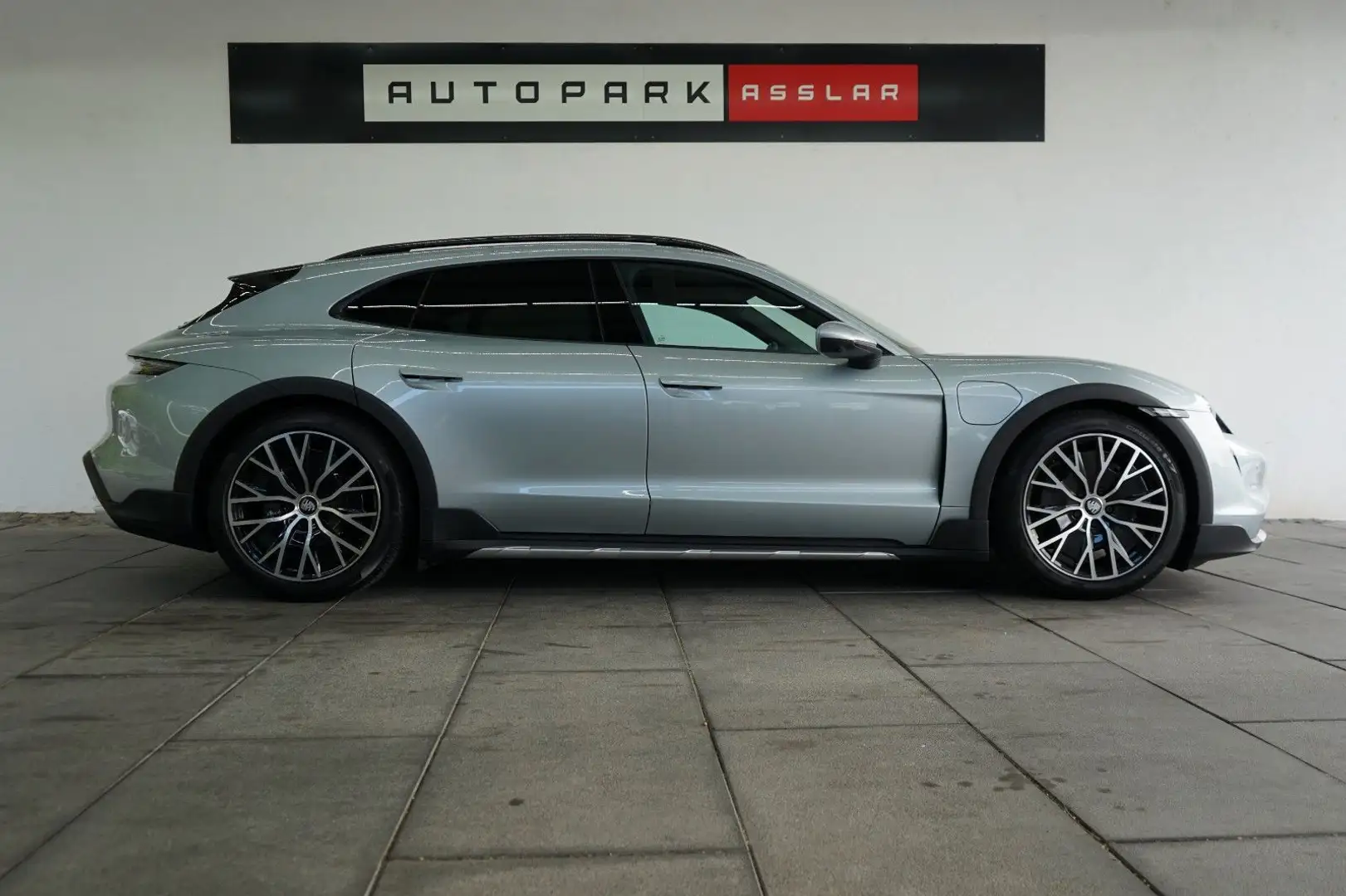 Porsche Taycan Cross Turismo 4/MATRIX/PANO/ACC/BOSE/NEU Zilver - 2