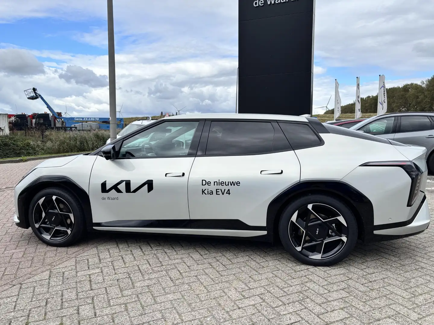 Kia EV4 GT-PlusLine 81.4 kWh Grijs - 2