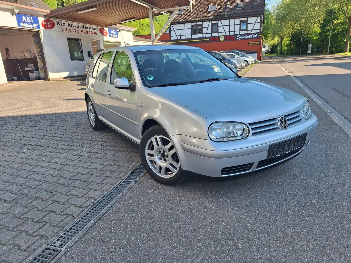 Volkswagen Golf 1.6 Highline Gümüş rengi - 1