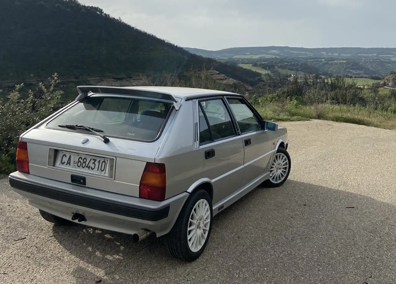 Lancia Delta 1.5 LX, foto 2
