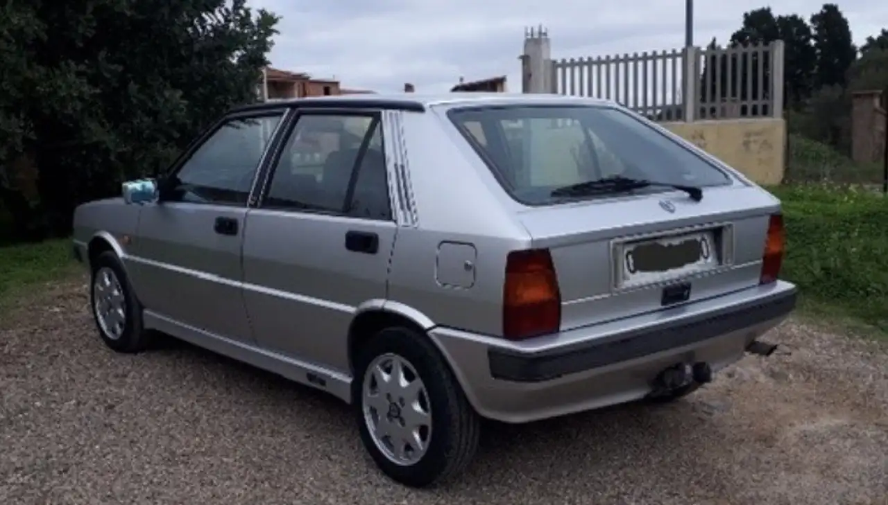 Lancia Delta 1.5 LX, foto 6