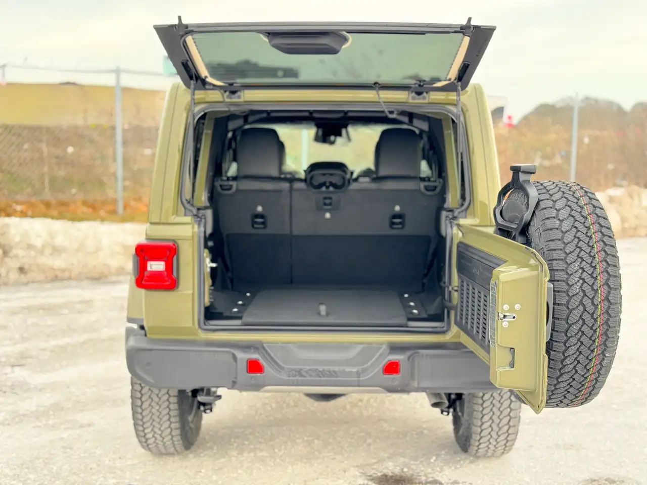 Jeep Wrangler снимка Jeep Wrangler