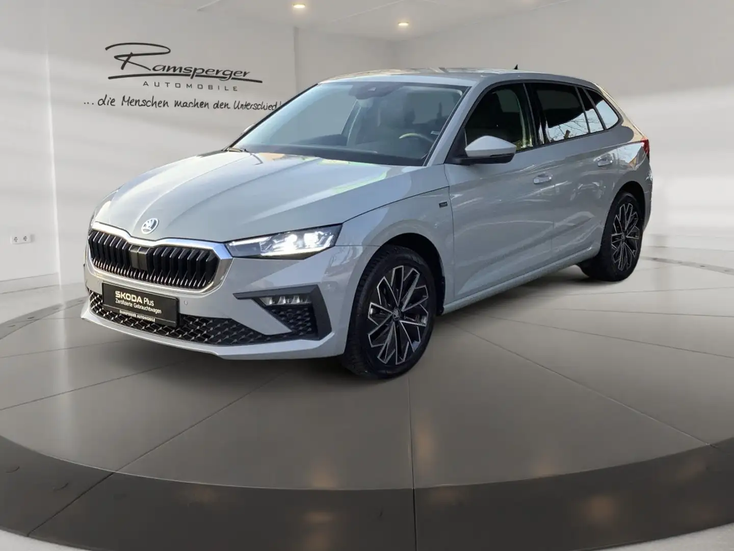 Skoda Scala 1.0 TSI DSG Tour AHK ACC Matrix Navi Keyle Grau - 2