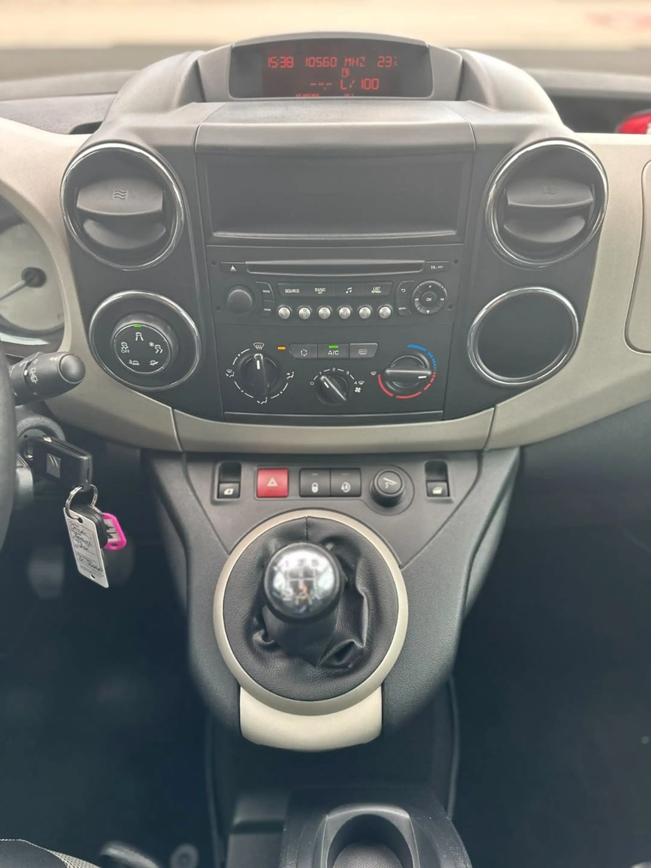 Citroen Berlingo Multispace XTR / Zahnriemen neu / AHK — photo 13