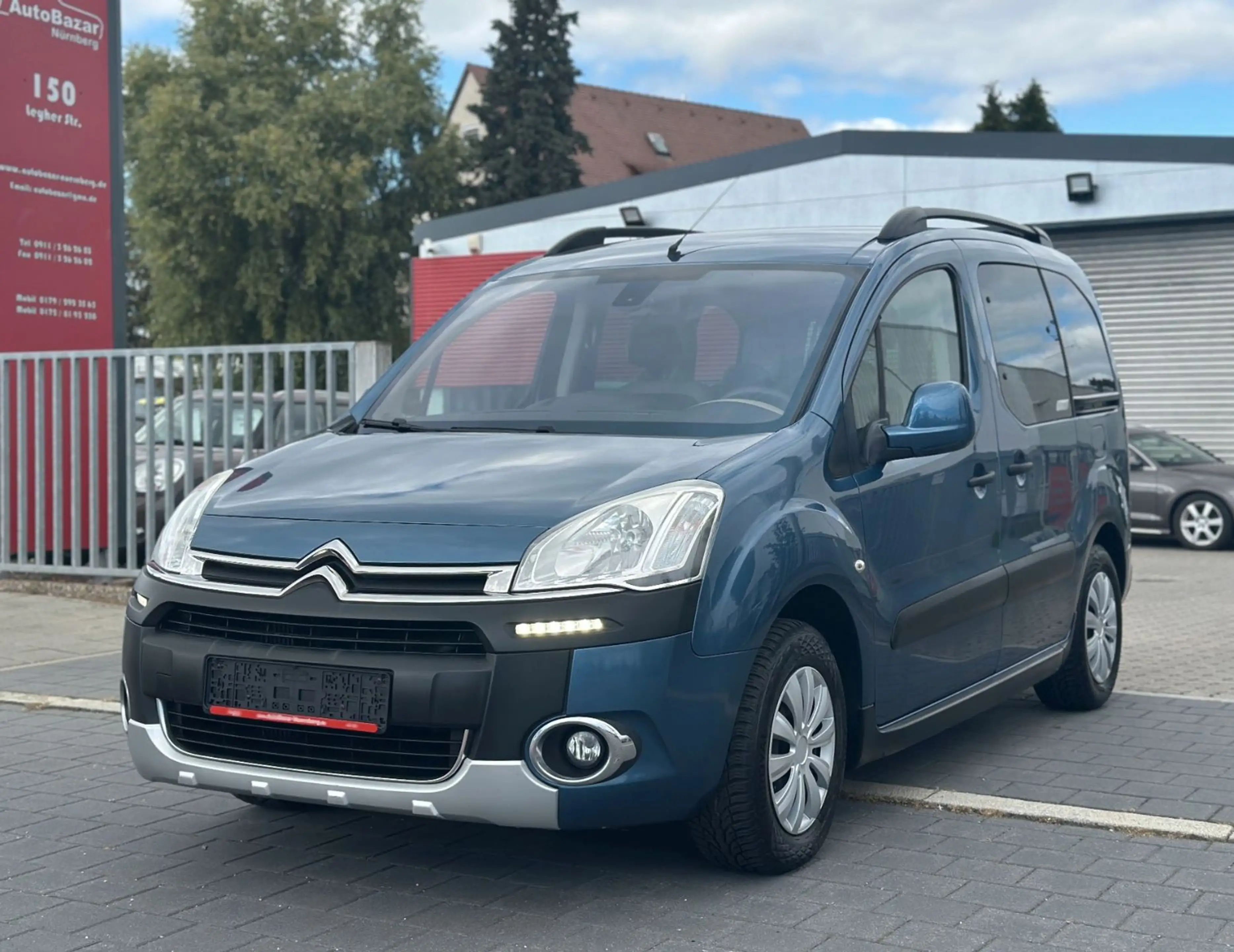 Citroen Berlingo Multispace XTR / Zahnriemen neu / AHK