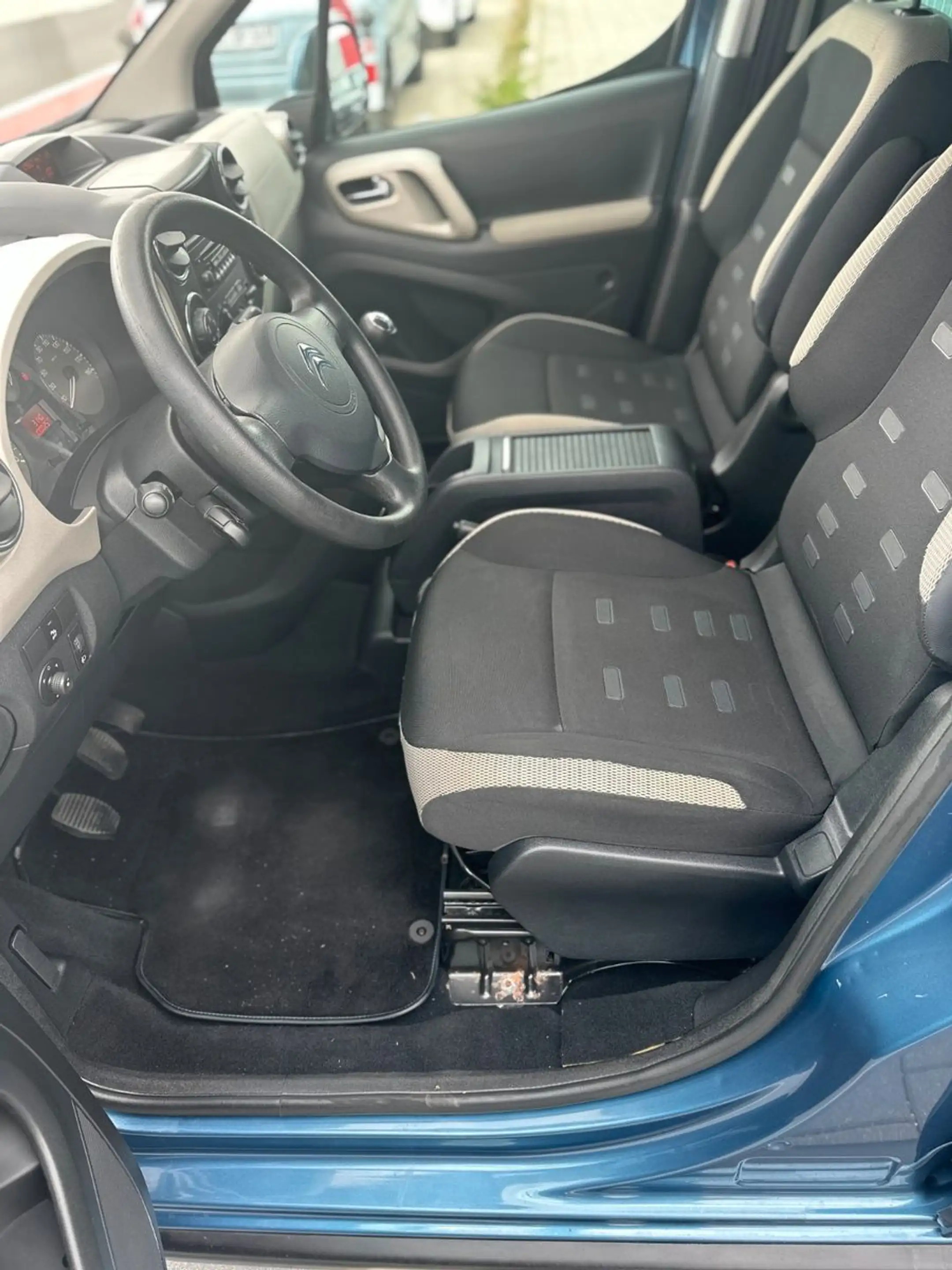 Citroen Berlingo Multispace XTR / Zahnriemen neu / AHK — photo 10