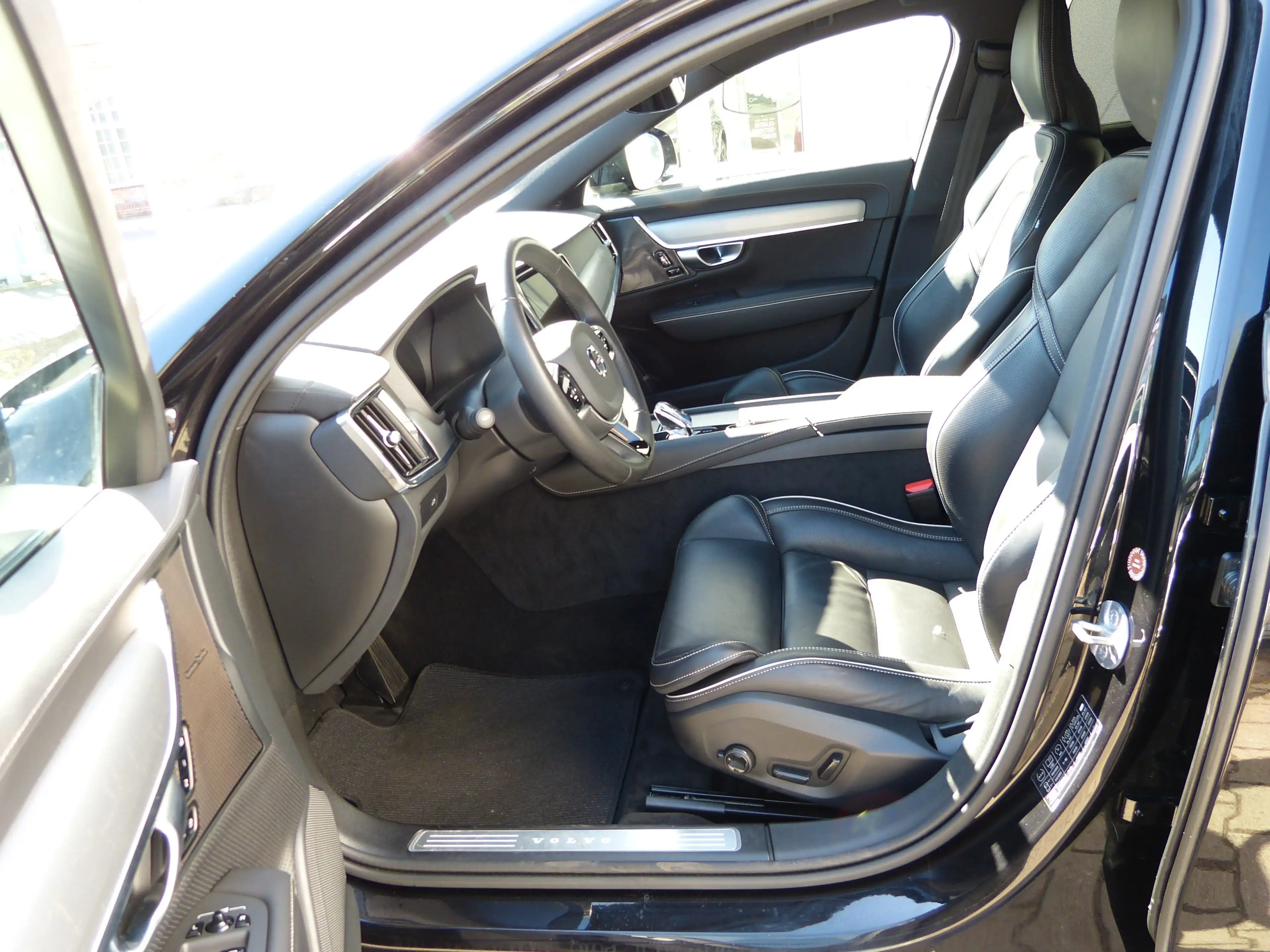 Volvo V90 Cross Country V90 B4 Cross Country Plus Bright AWD — photo 3