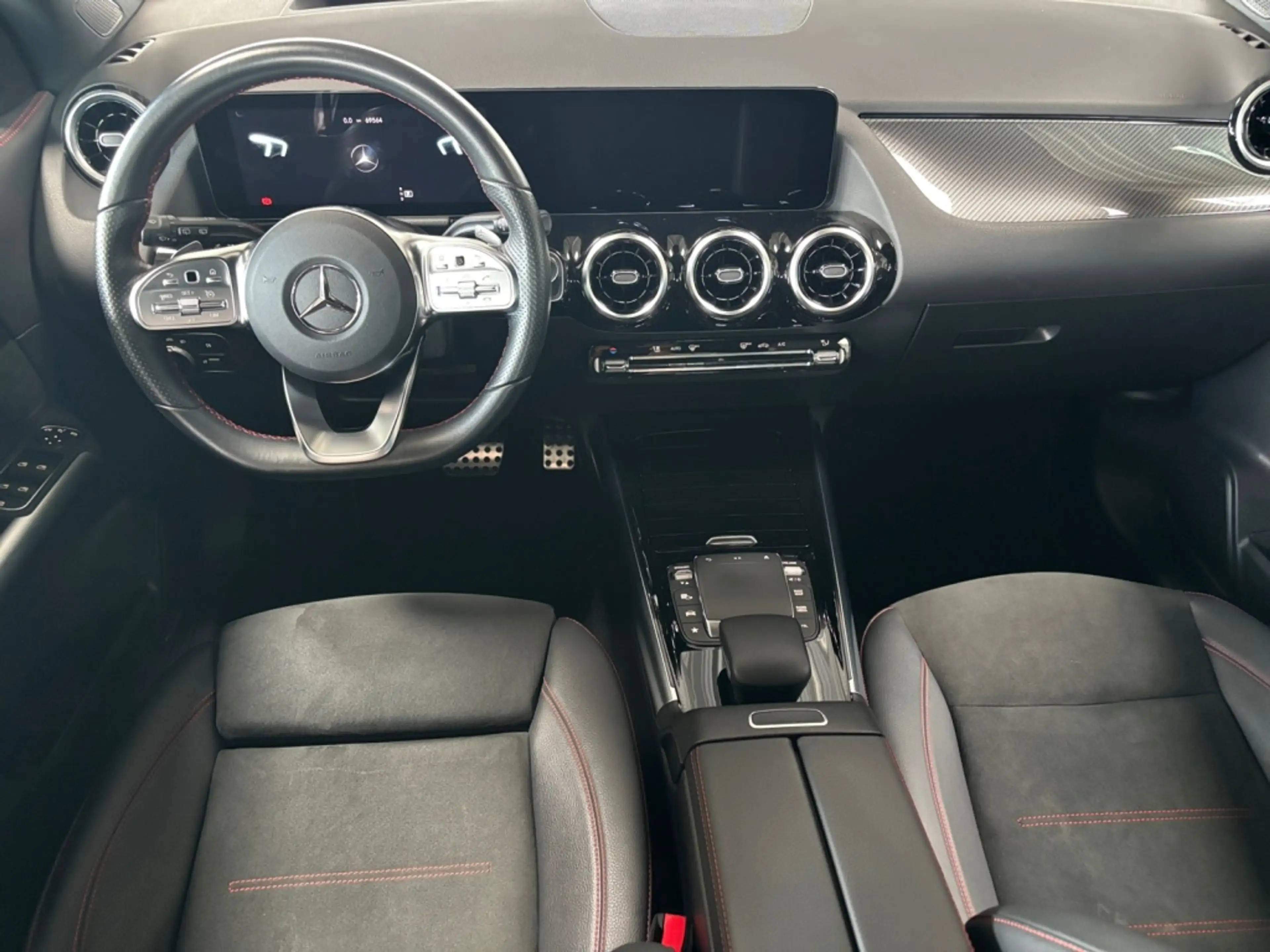 Mercedes-Benz GLA 200 4M AMG*Off-Road*LED*Kamera*Head-up* — photo 12