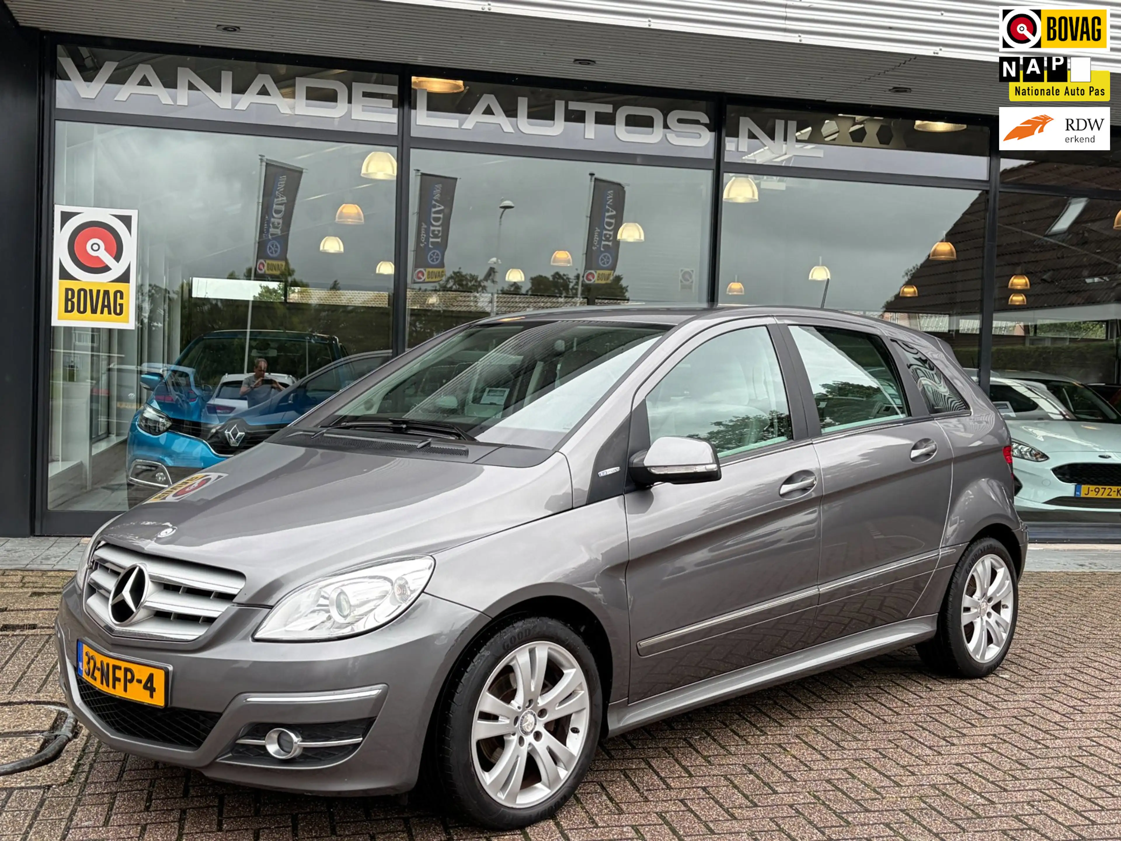 Mercedes-Benz B 180 Clima Cruise Trekhaak NL-Auto NAP Dealeronderhoude