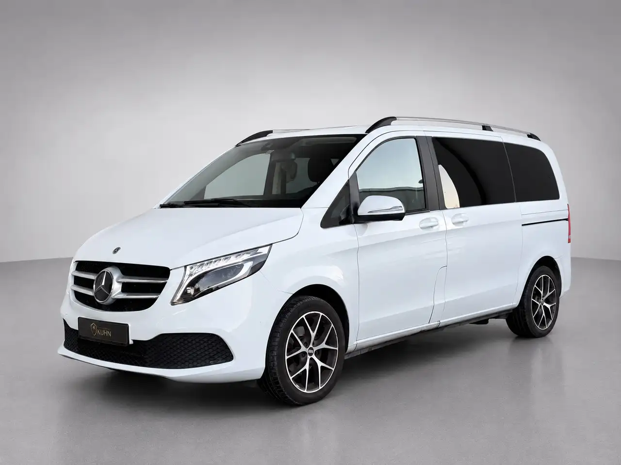 Mercedes-Benz V 220