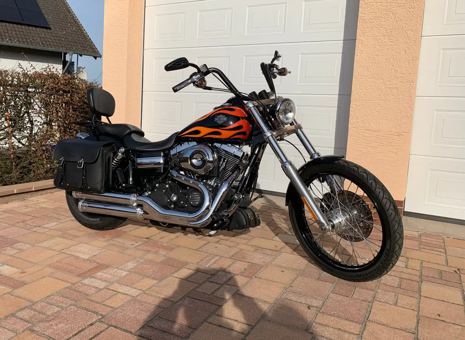 Harley-Davidson Dyna Wide Glide Schwarz - 1