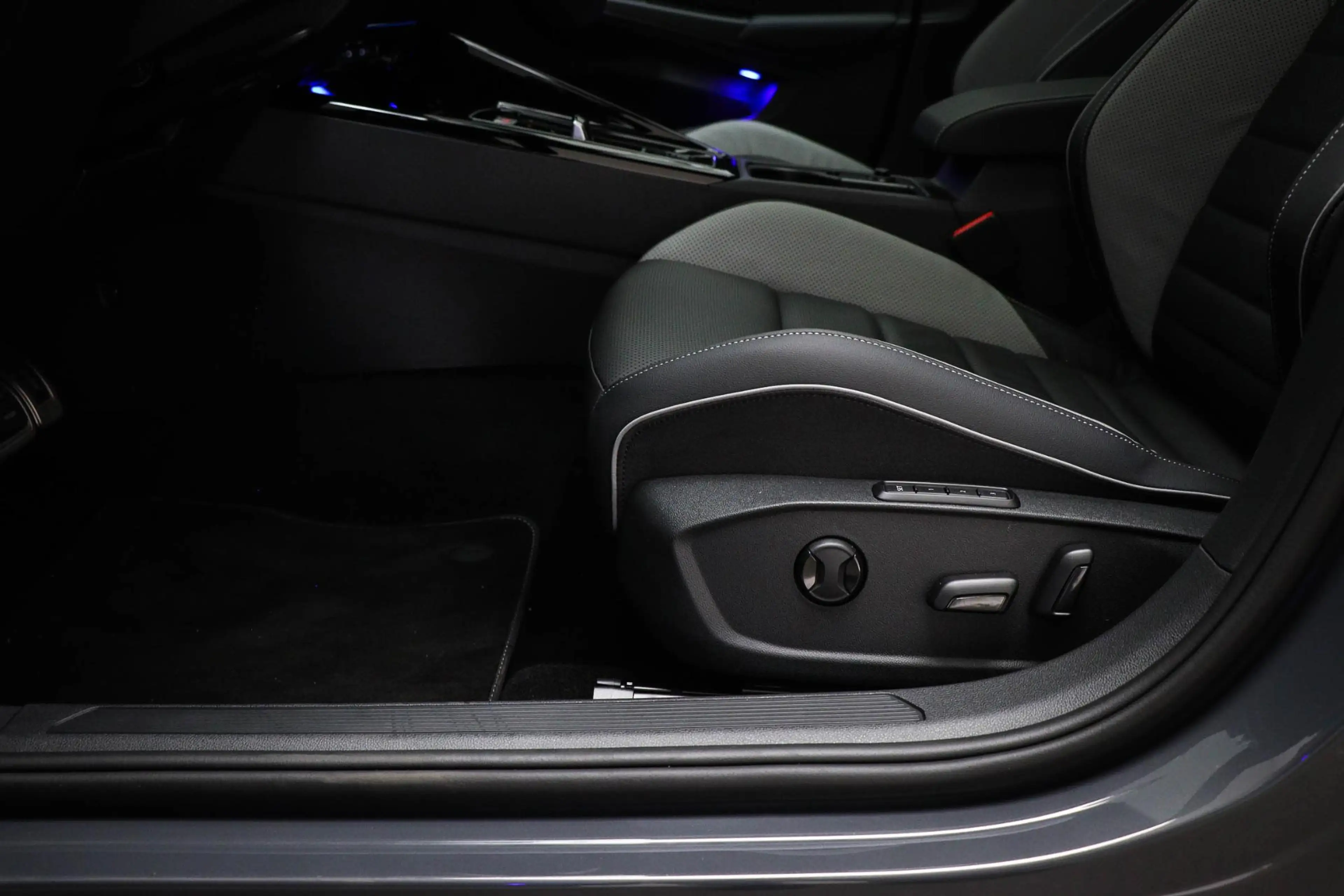 Volkswagen Golf GTE 1.5 eHybrid | LEDER | PANORAMADAK | HEAD UP | STOE — photo 32