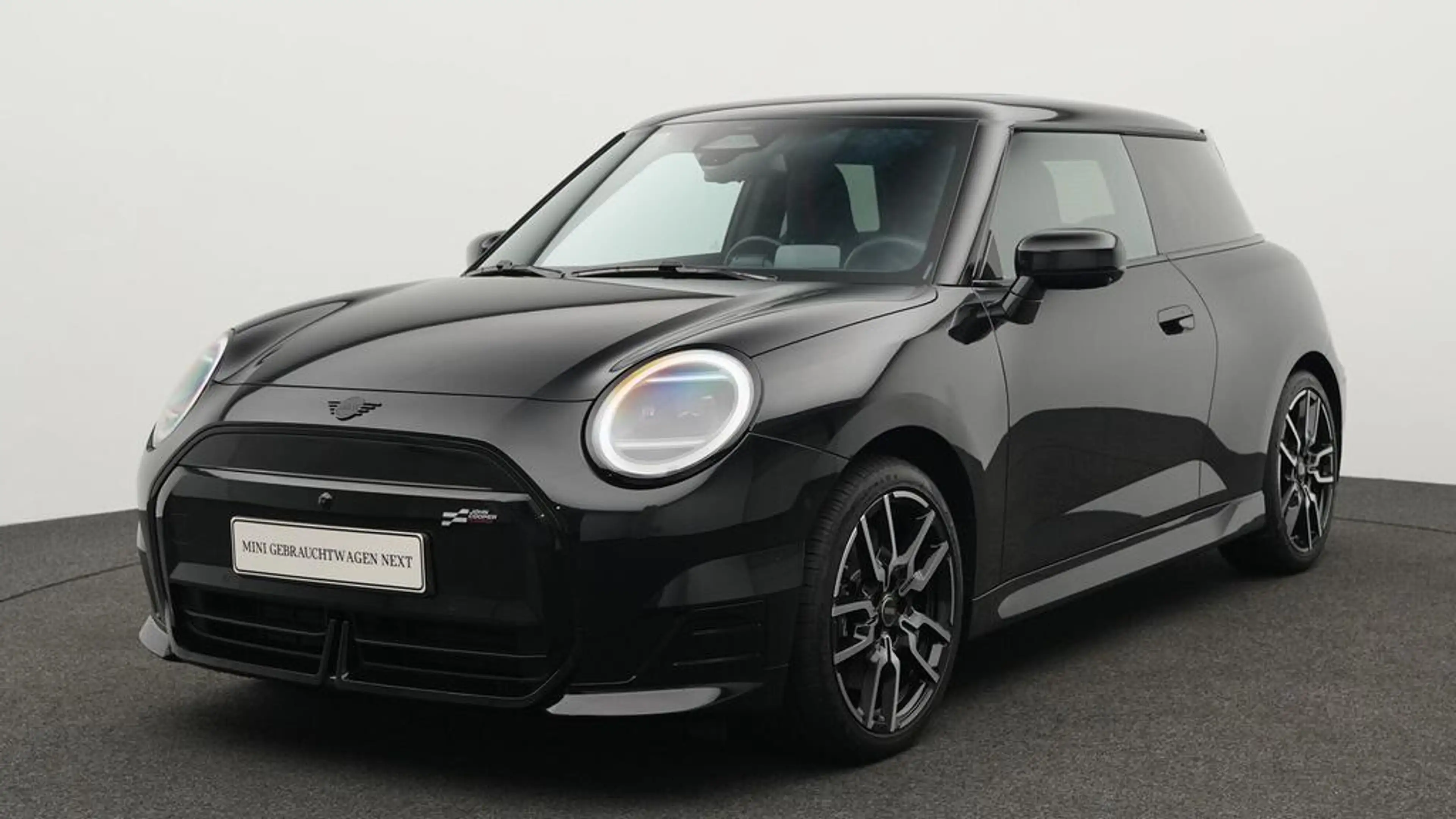 MINI Cooper SE John Cooper Works Trim