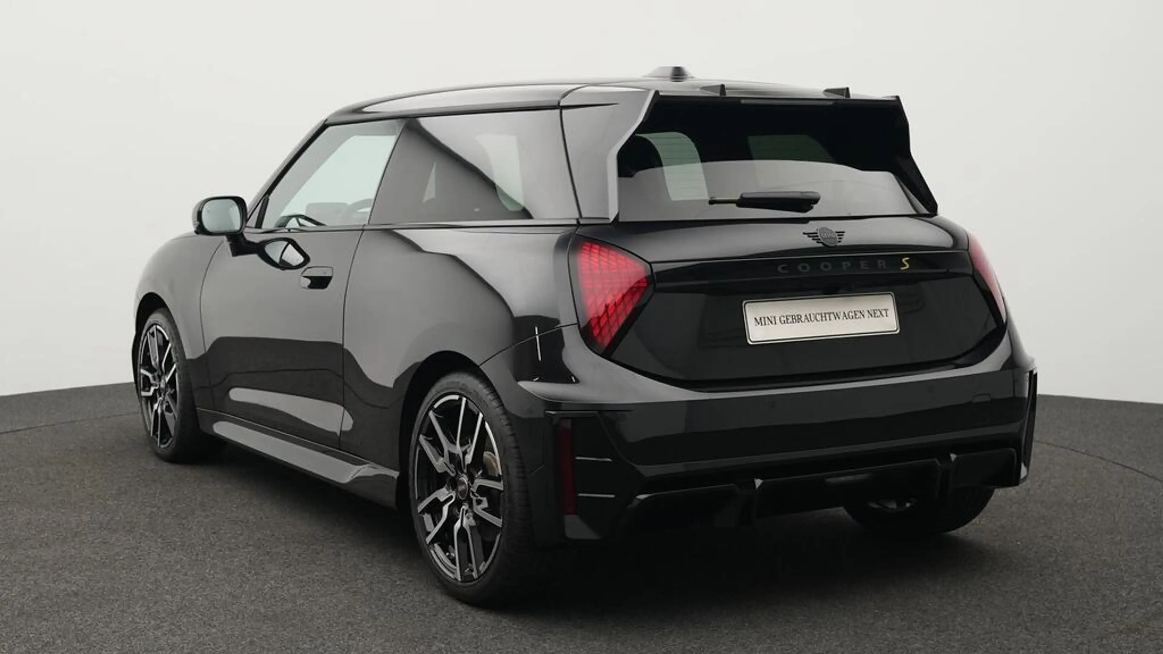 MINI Cooper SE John Cooper Works Trim — photo 4