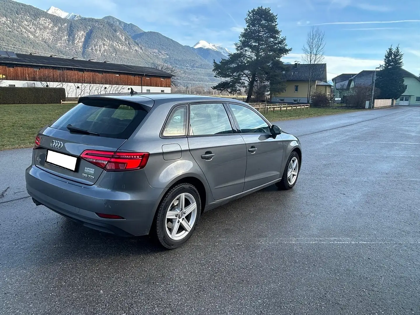 Audi A3 35 TDI S-tronic Grau - 2