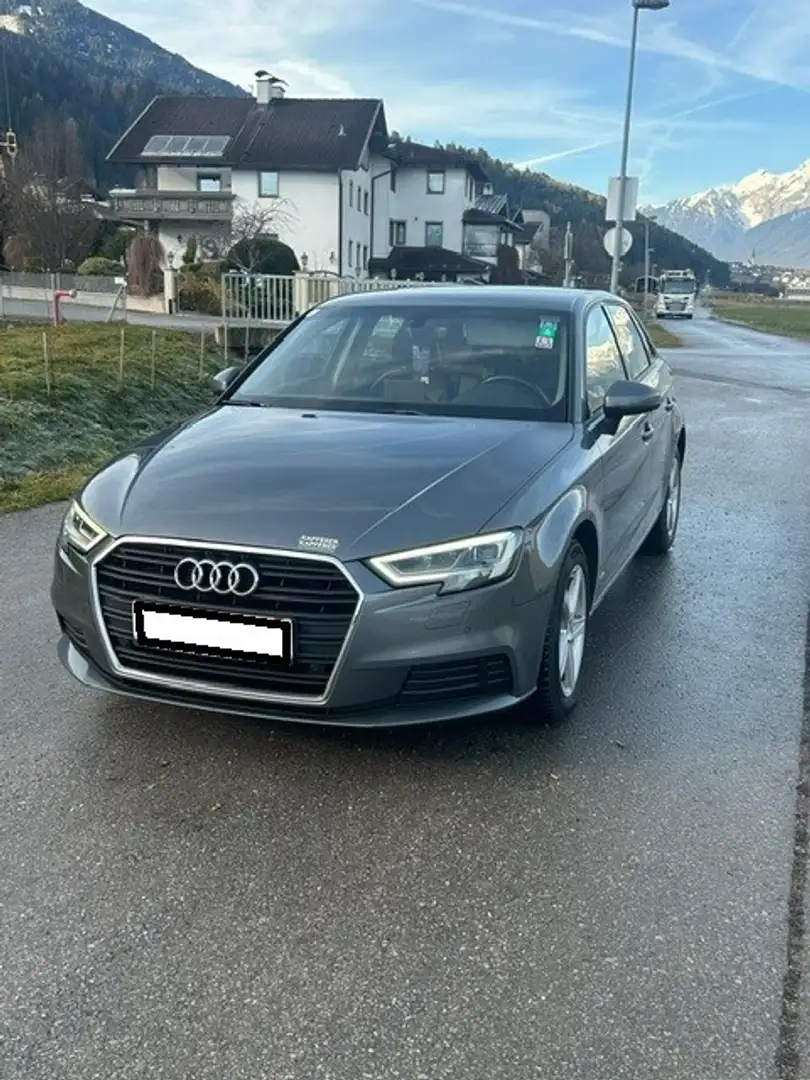 Audi A3 35 TDI S-tronic Grau - 1