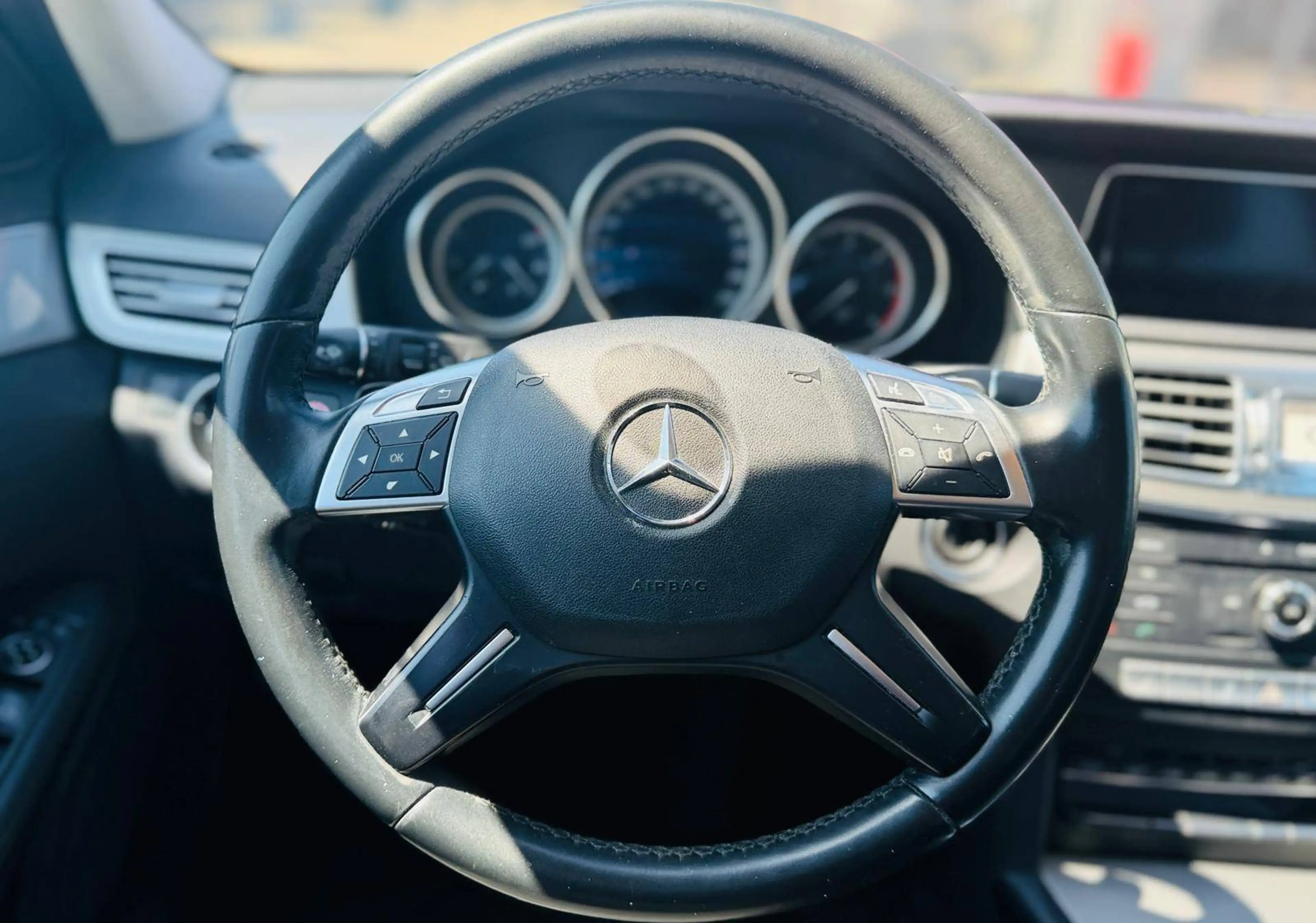 Mercedes-Benz E 220 E 220 BlueTec TÜV 12/27 — photo 11