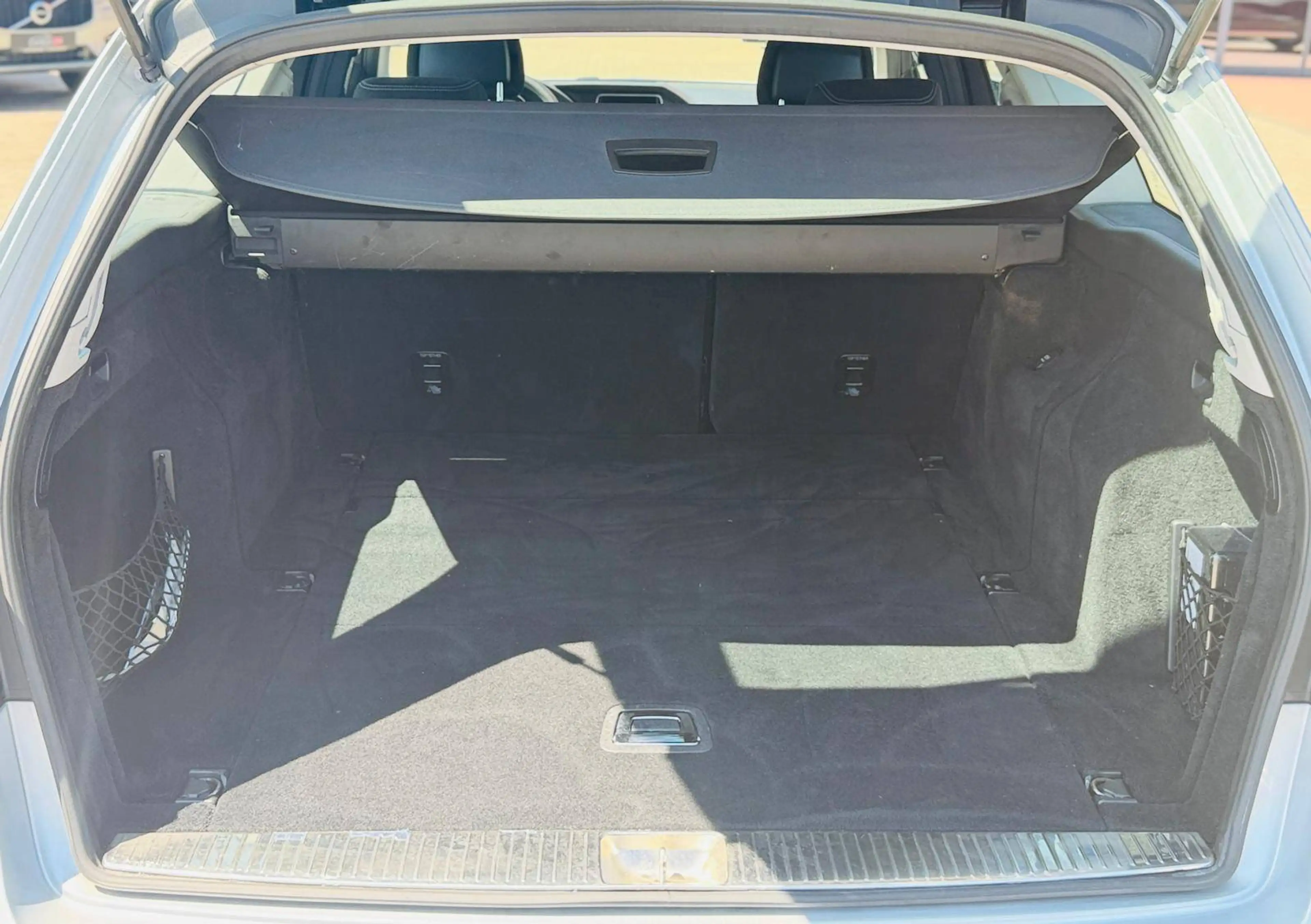 Mercedes-Benz E 220 E 220 BlueTec TÜV 12/27 — photo 18