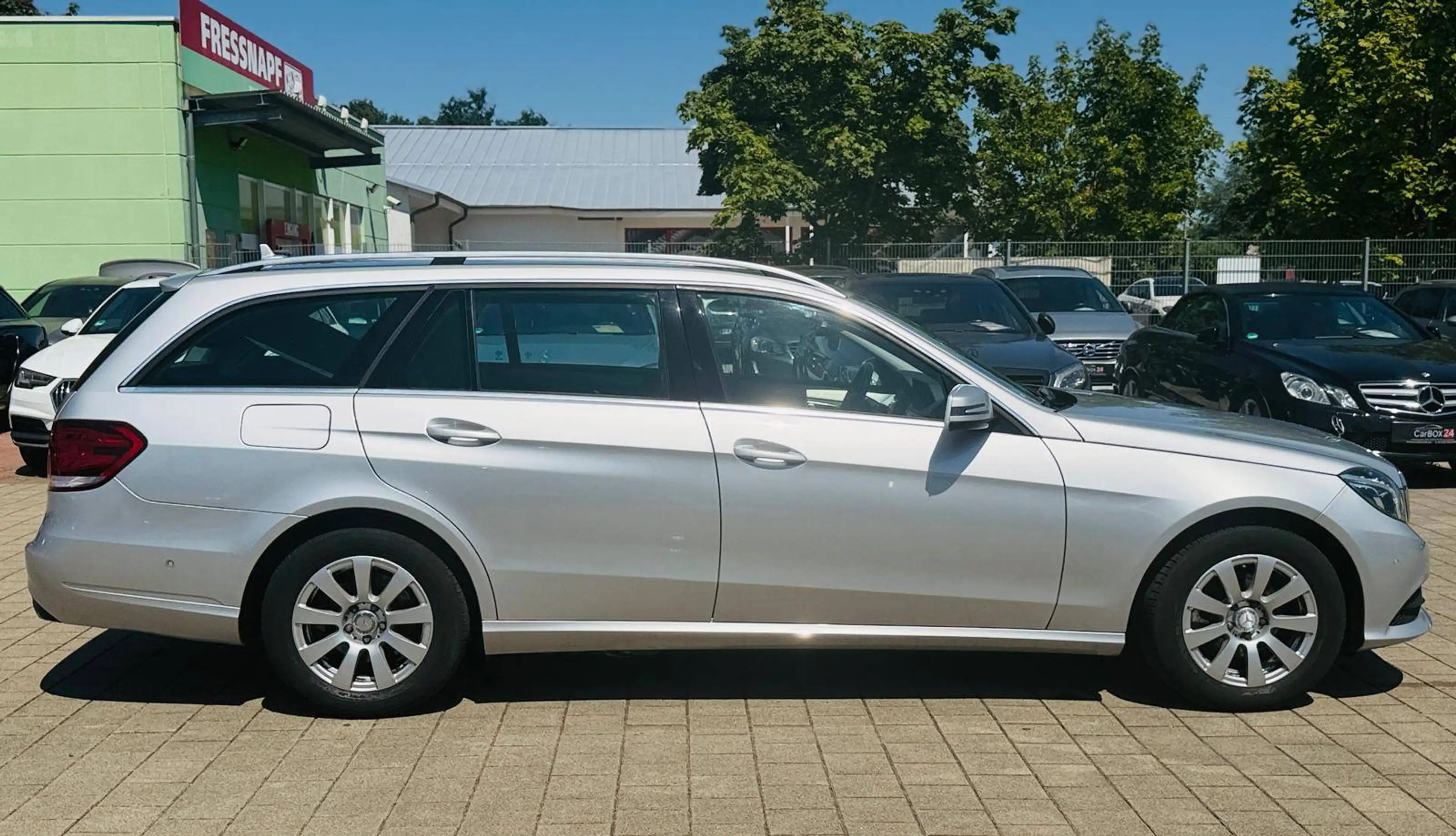 Mercedes-Benz E 220 E 220 BlueTec TÜV 12/27 — photo 16
