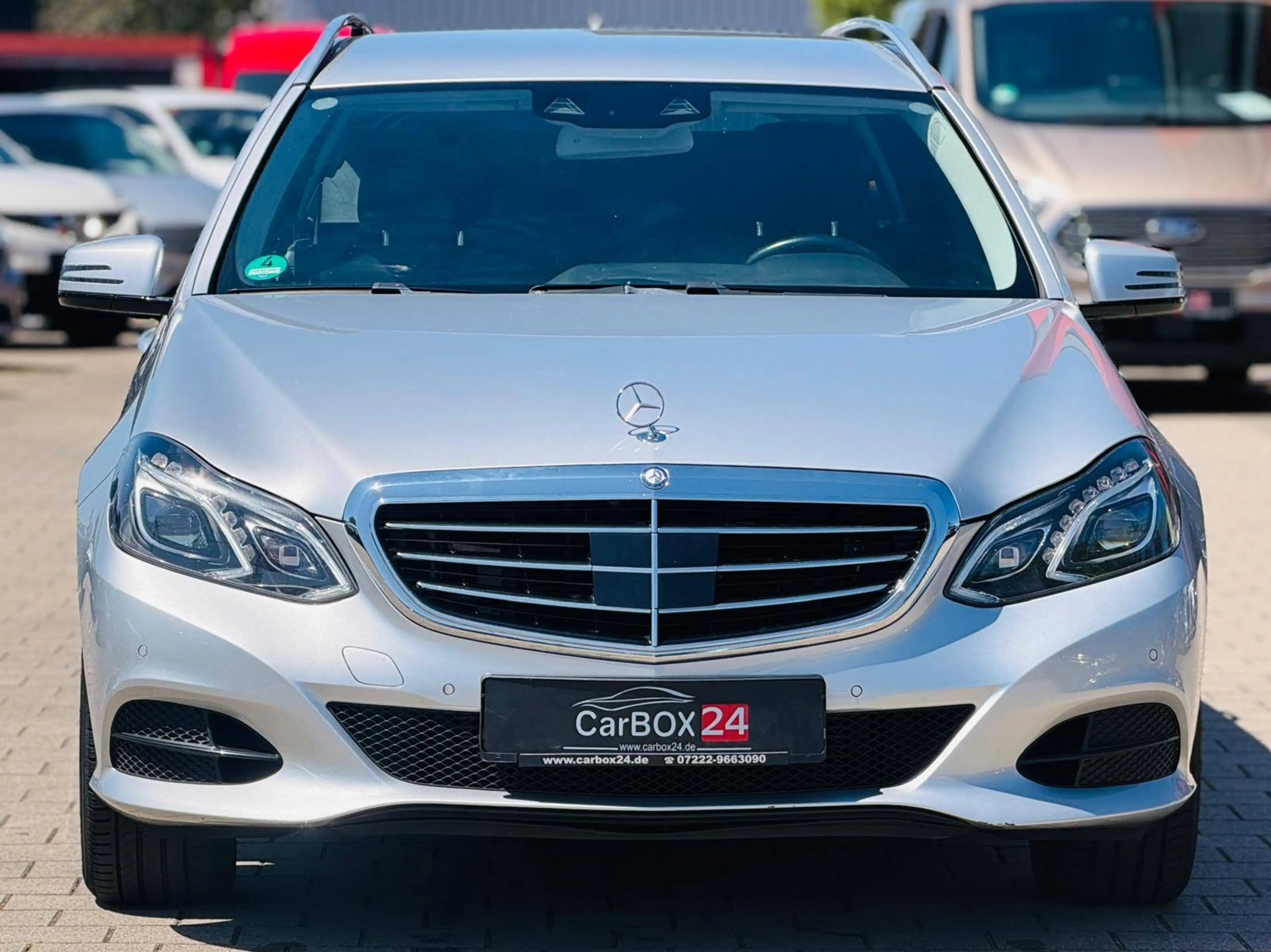 Mercedes-Benz E 220 E 220 BlueTec TÜV 12/27 — photo 2