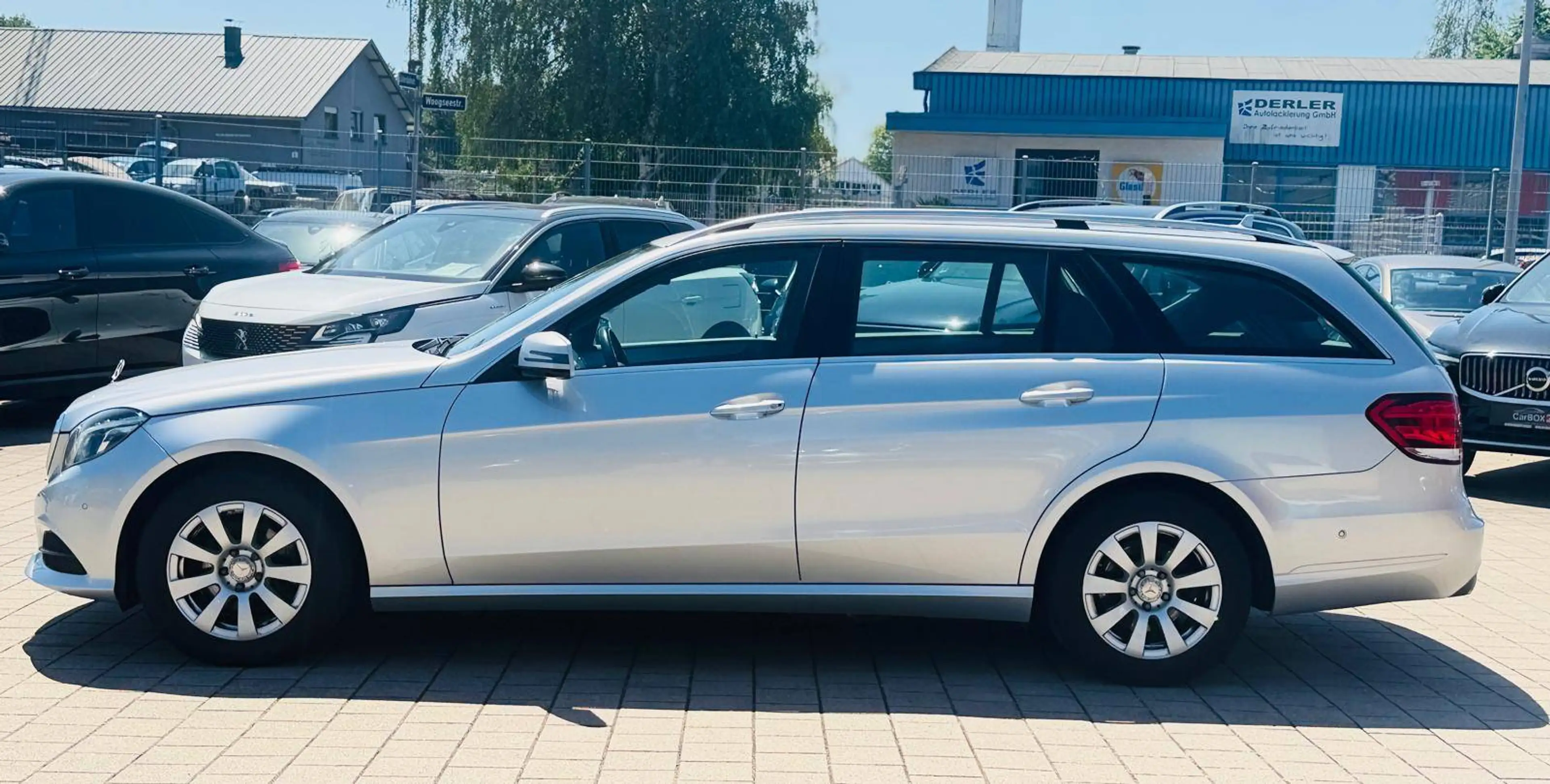 Mercedes-Benz E 220 E 220 BlueTec TÜV 12/27 — photo 17