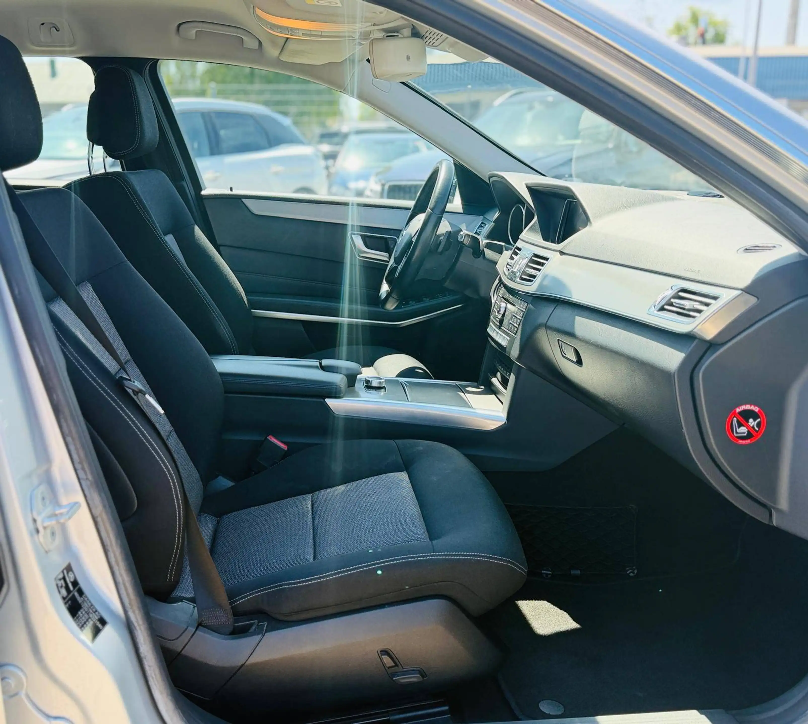 Mercedes-Benz E 220 E 220 BlueTec TÜV 12/27 — photo 9