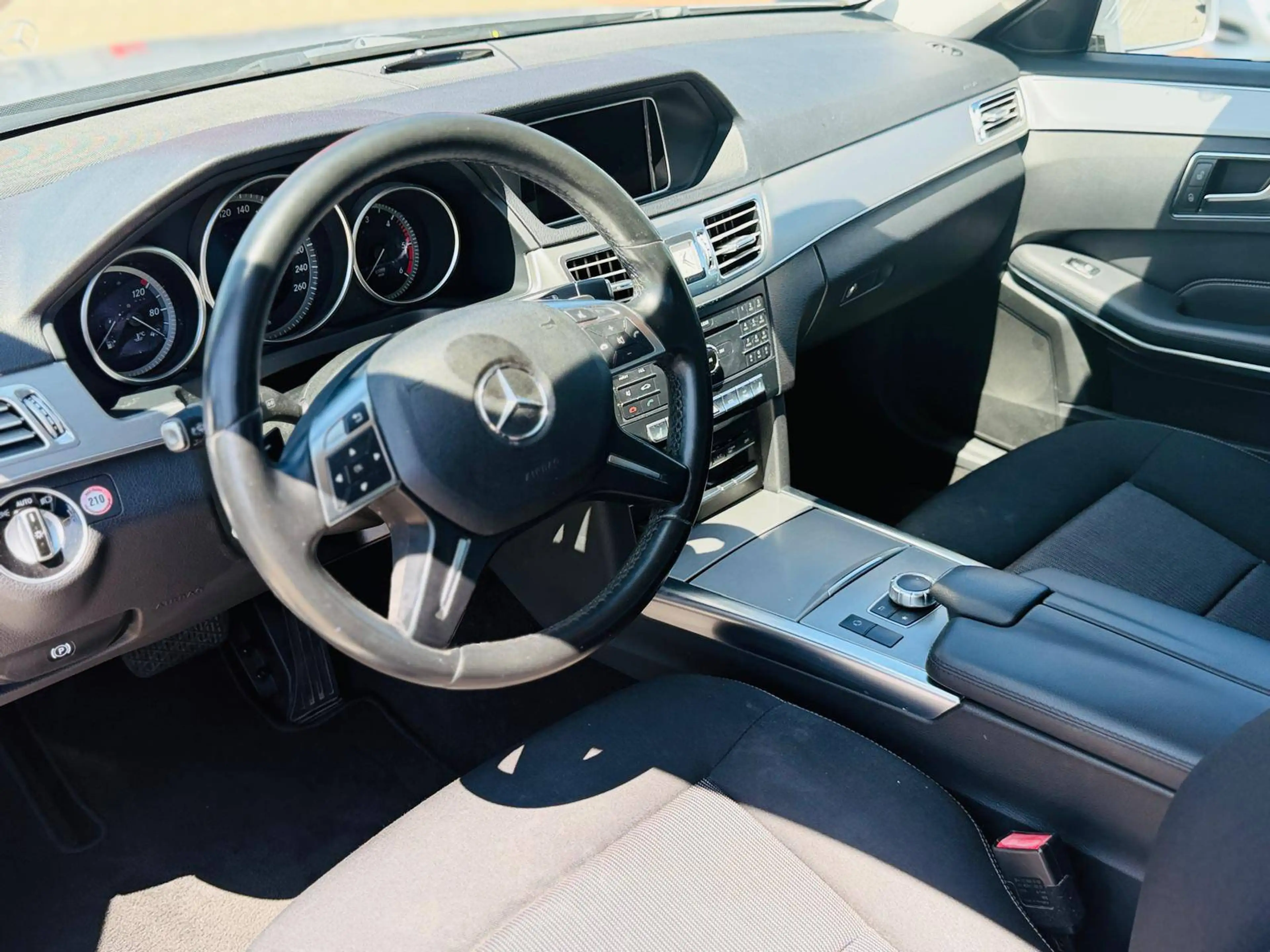 Mercedes-Benz E 220 E 220 BlueTec TÜV 12/27 — photo 4