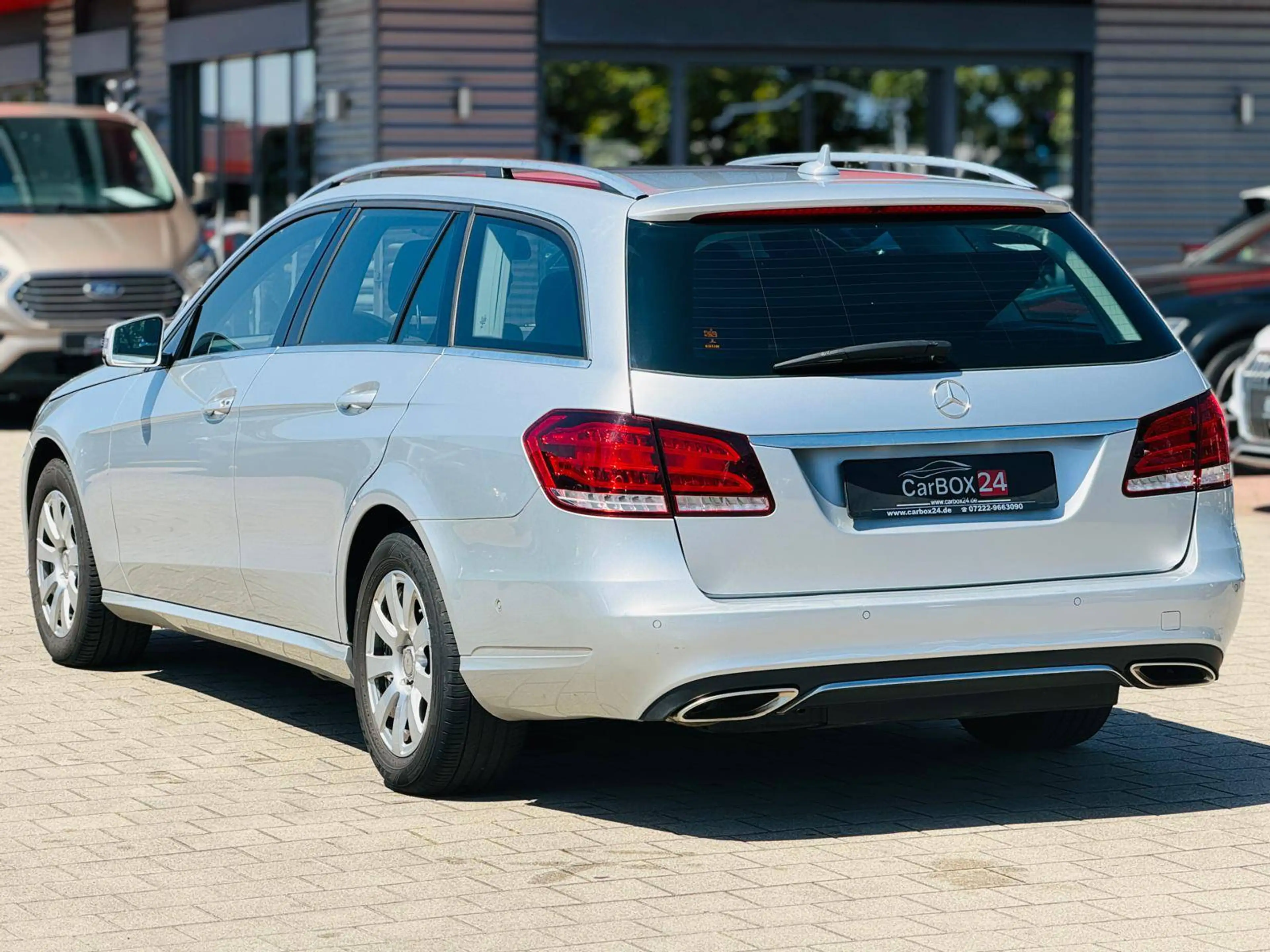 Mercedes-Benz E 220 E 220 BlueTec TÜV 12/27 — photo 13