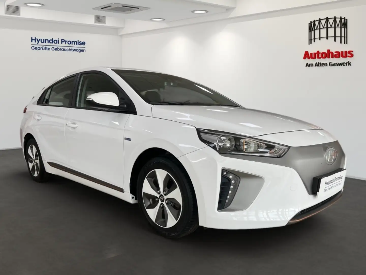 Hyundai IONIQ ELEKTRO+NAVIGATION+RÜCKFAHRKAMERA+BLUETOOTH Blanc - 2