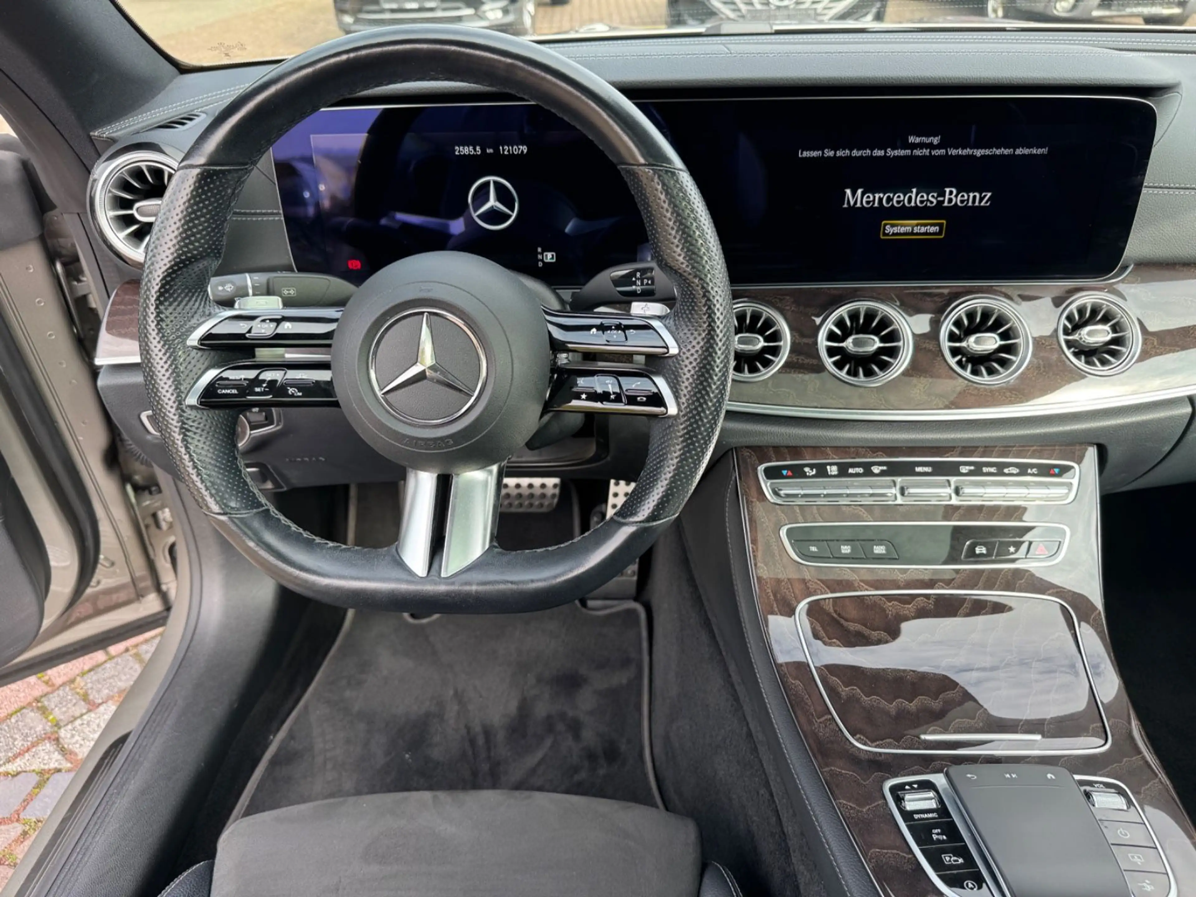 Mercedes-Benz E 220 d Coupe AMG-Line,Pano,Widescreen,Head-Up — photo 10
