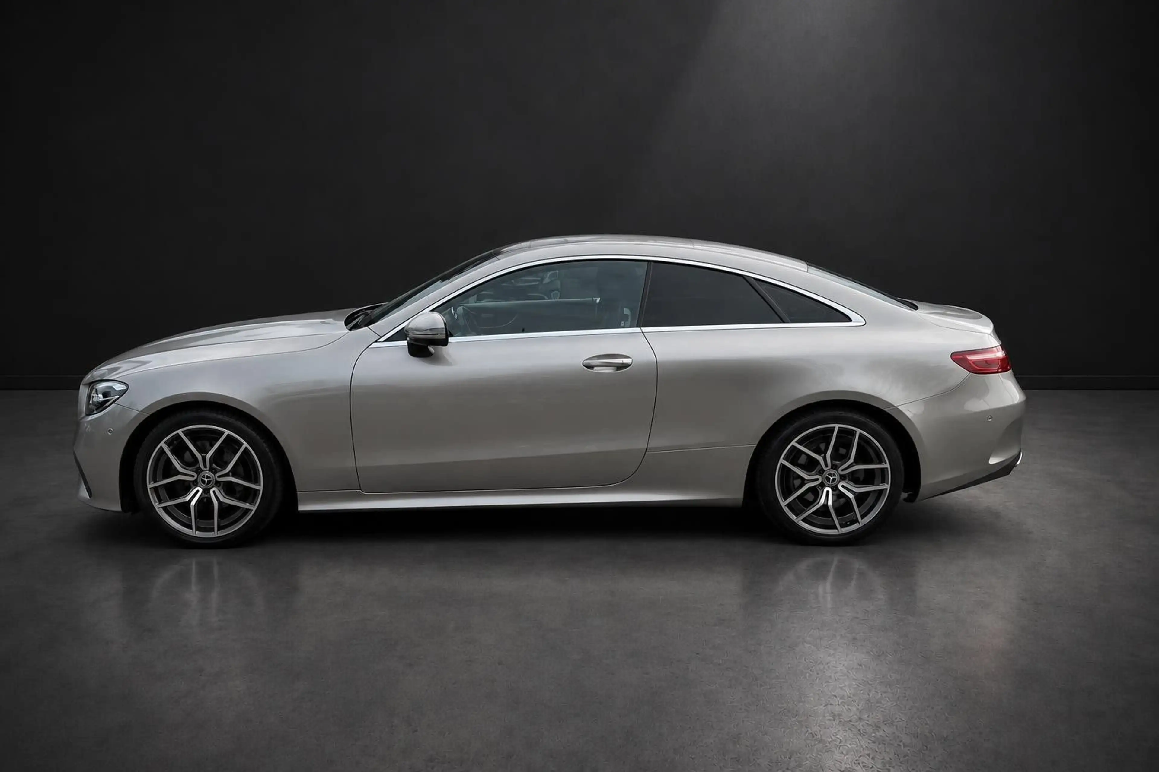 Mercedes-Benz E 220 d Coupe AMG-Line,Pano,Widescreen,Head-Up — photo 8